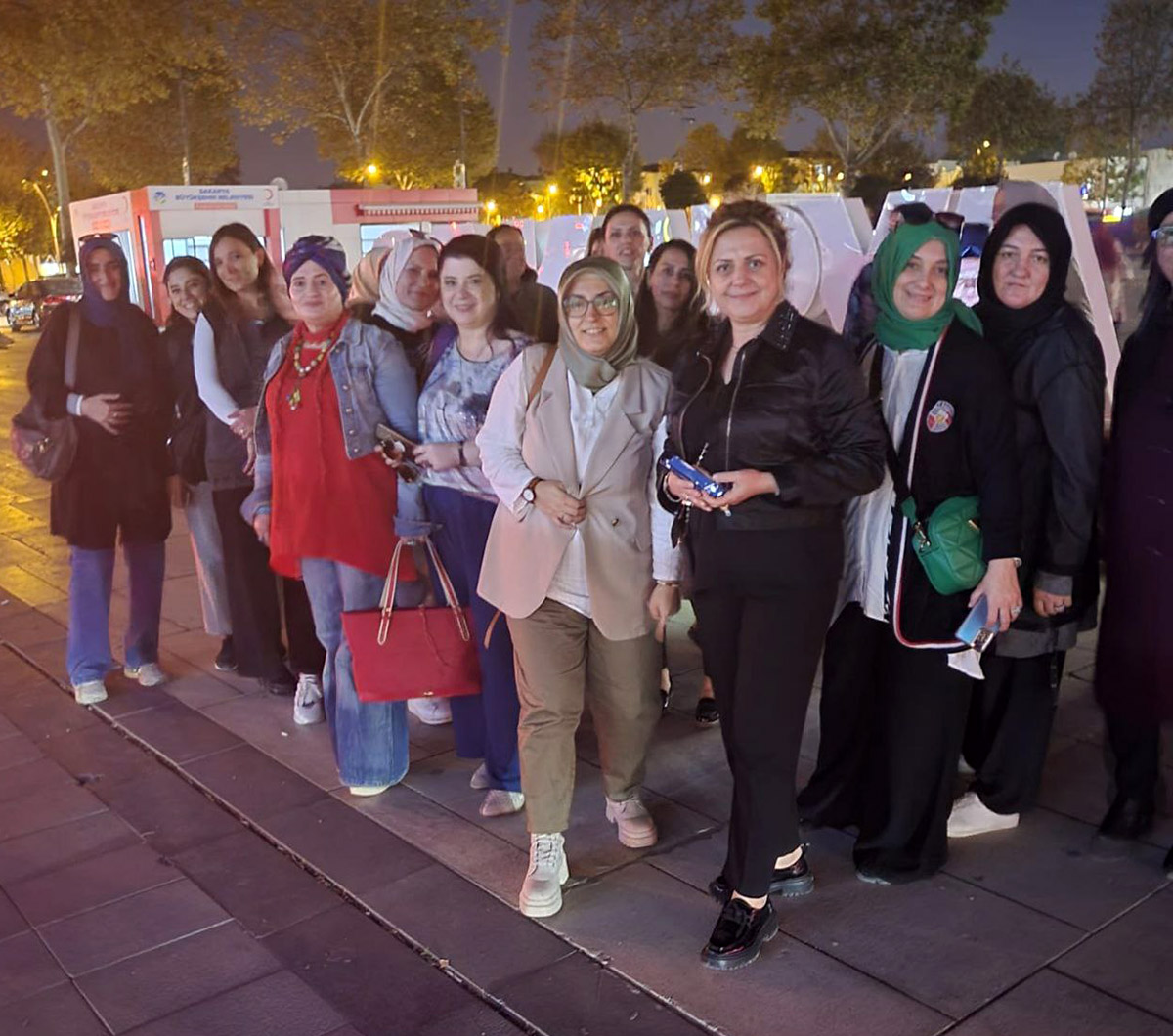 Girişimci kadınlar çift katlı otobüsle Sakarya’yı gezdi