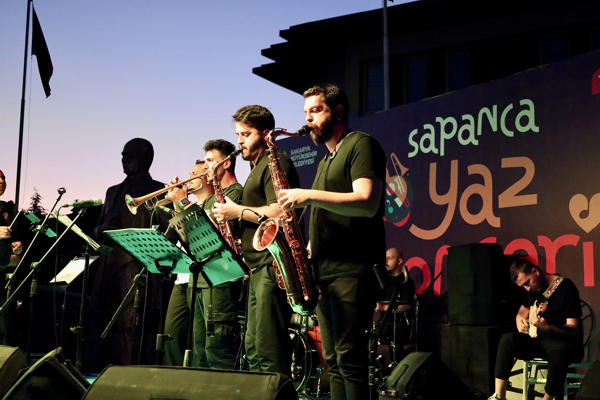 “Yaz Seninle Güzel” konserleri Kocaali ve Sapanca’da unutulmaz bir gece yaşattı
