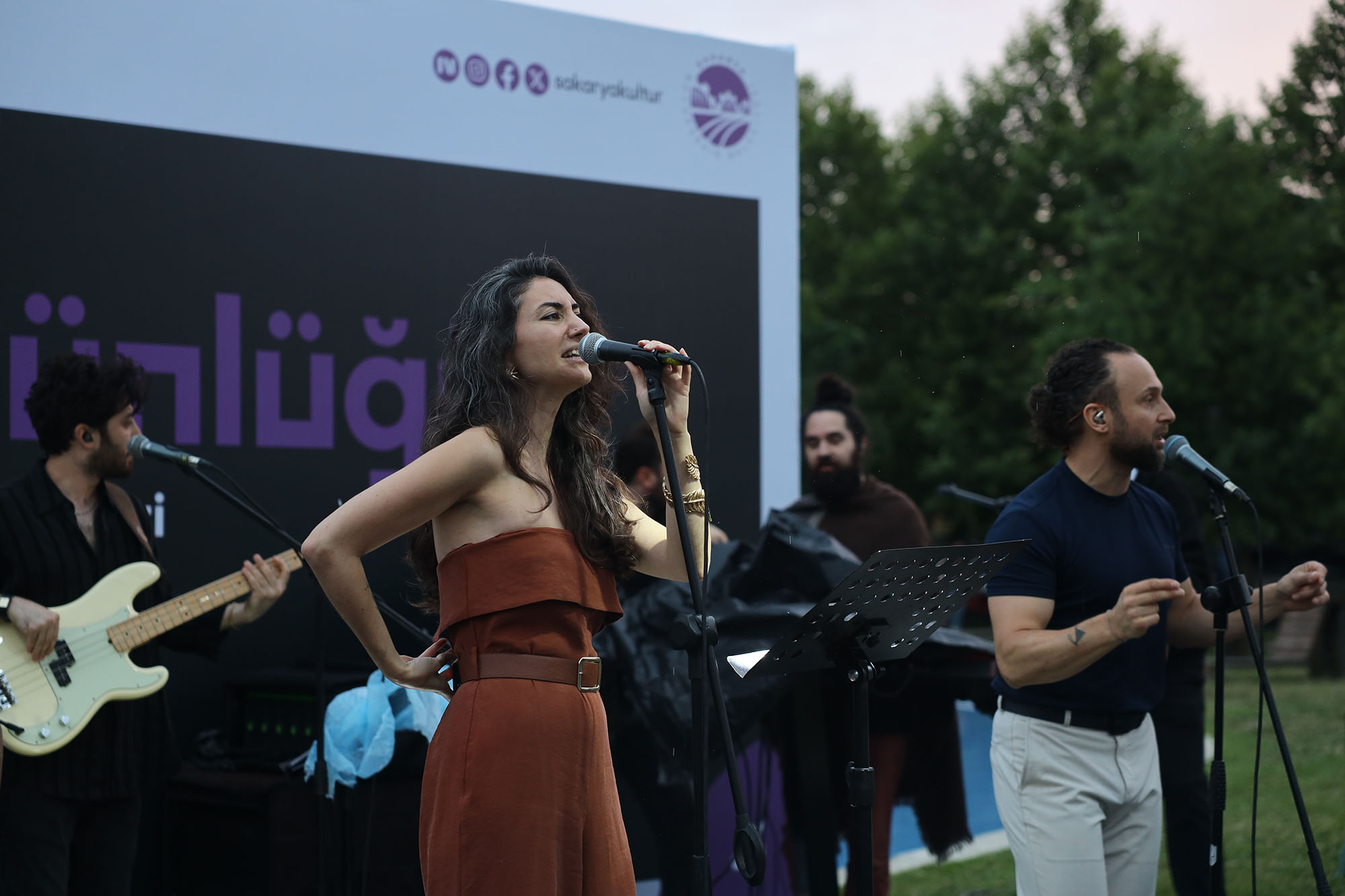 Ezginin Günlüğü konseriyle Millet Bahçesi’nde müzik şöleni yaşandı