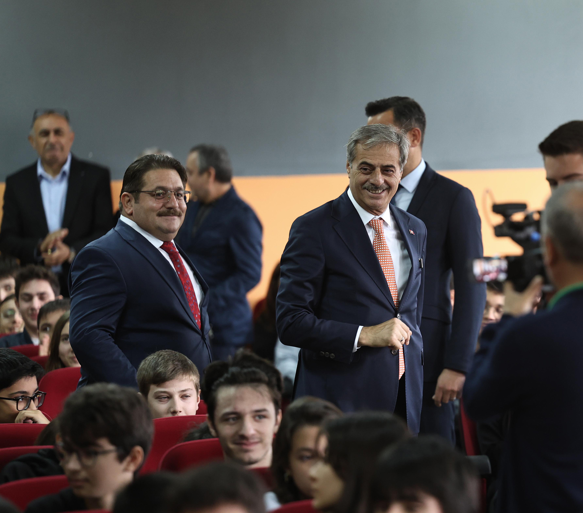 Sakarya gençliğine hizmet edecek eserleri bir bir hayata geçiriyoruz