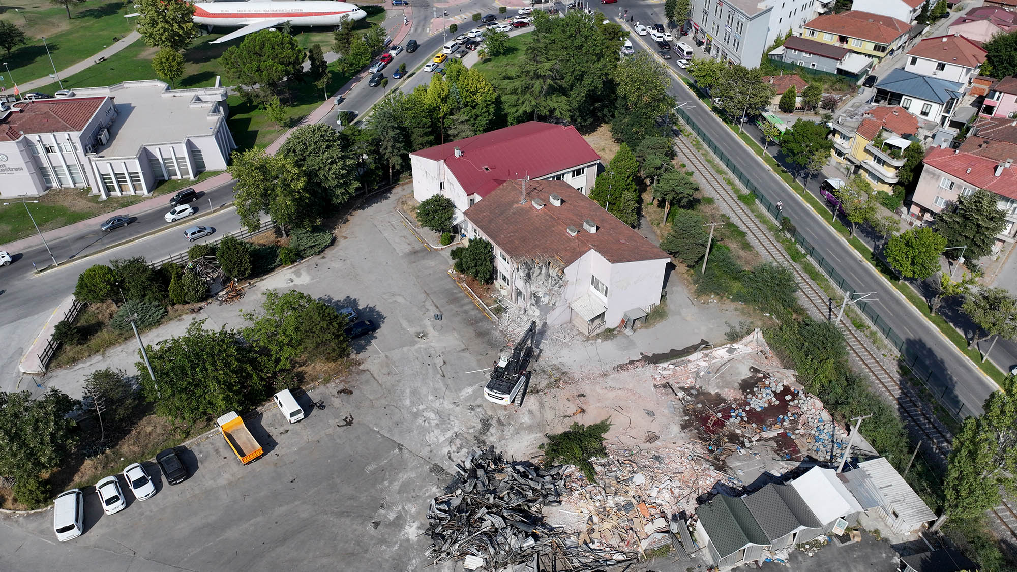 Büyükşehir adımları peş peşe atıyor: “Sakarya’mıza yakışır hizmet binası için çalışmalar başladı”
