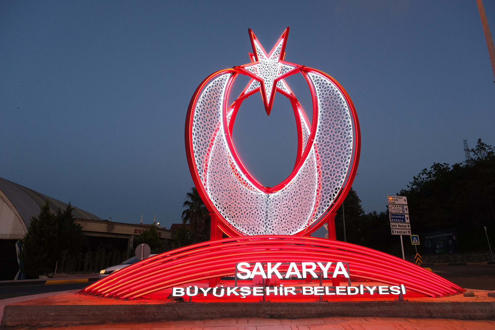Sakarya Köprülü Kavşağı son haliyle ışıl ışıl