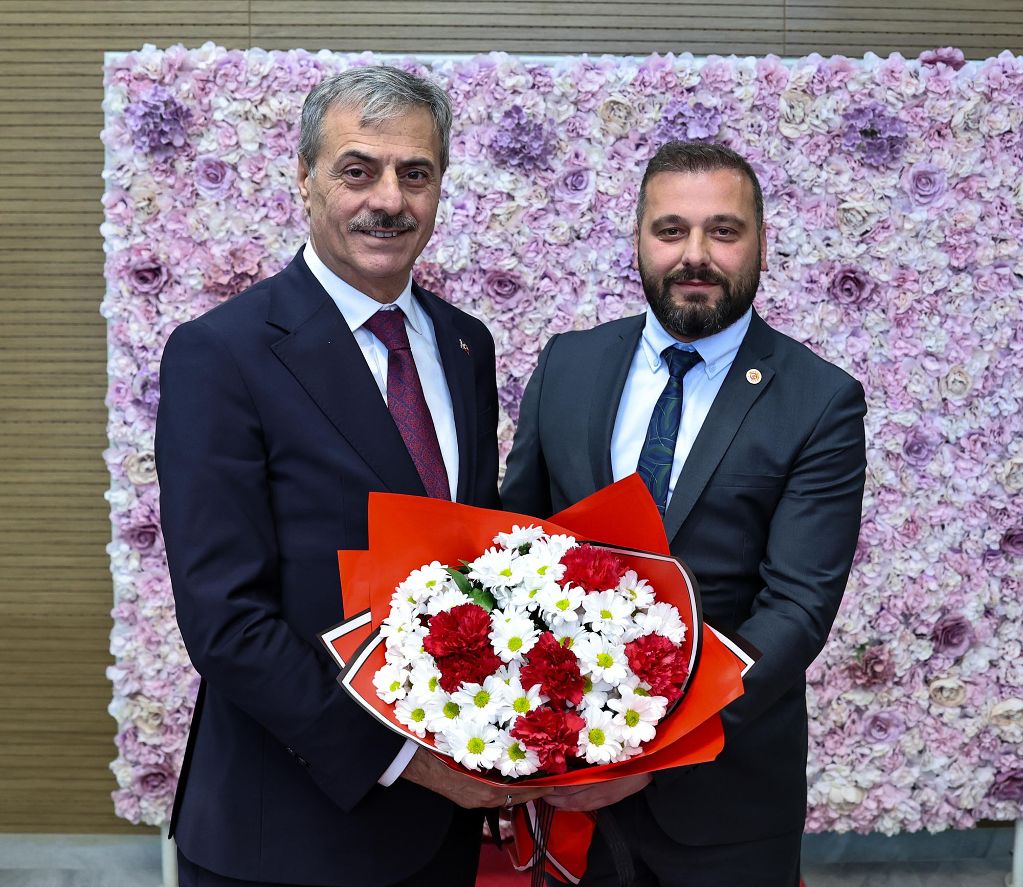 “Şehrimizin tamamı için hizmet üretiyor, 16 ilçemize ulaşıyoruz”