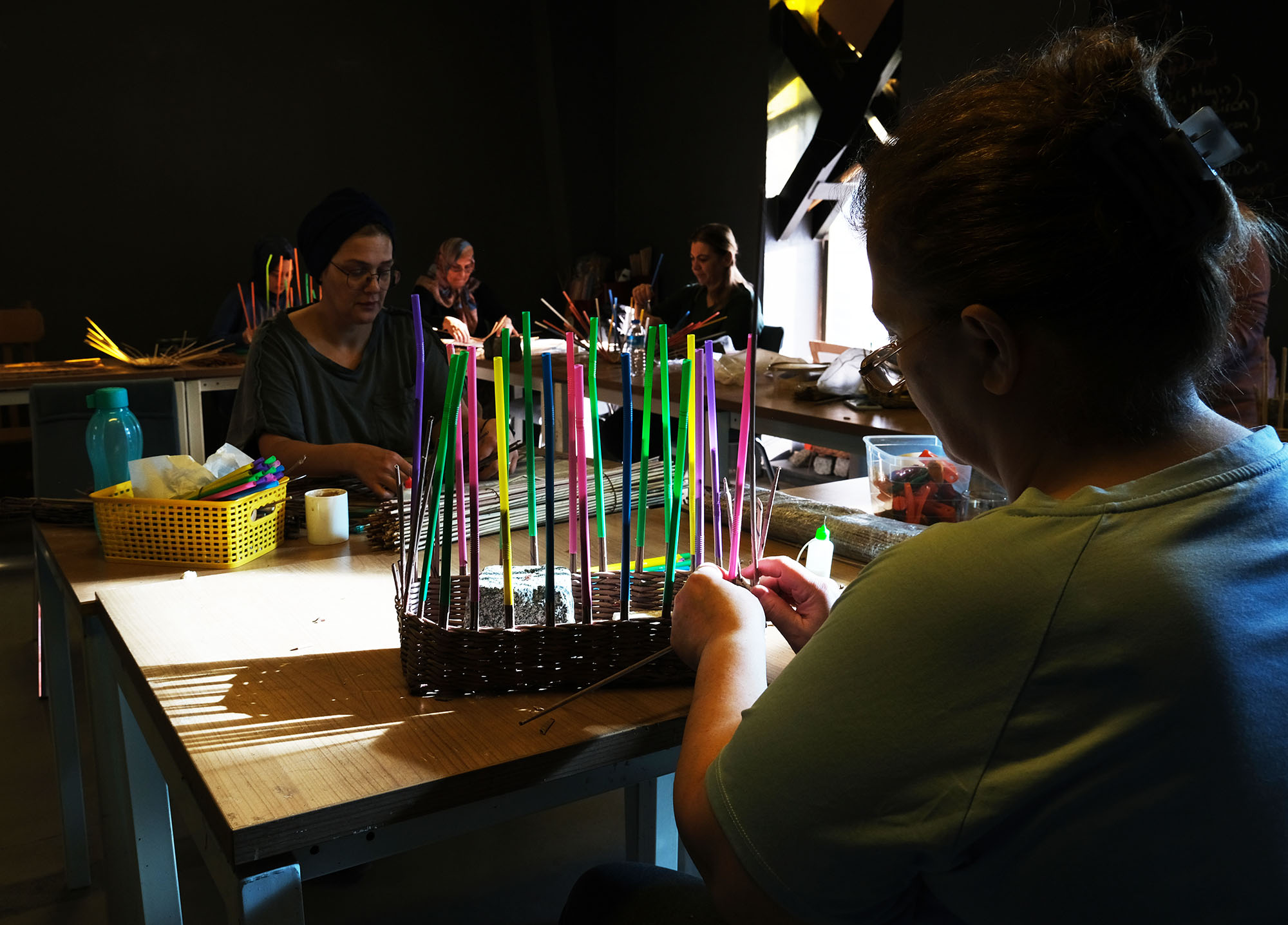 Çöpten hayata kâğıdın yolculuğu. Atık maharetli ellerde sanata dönüşüyor