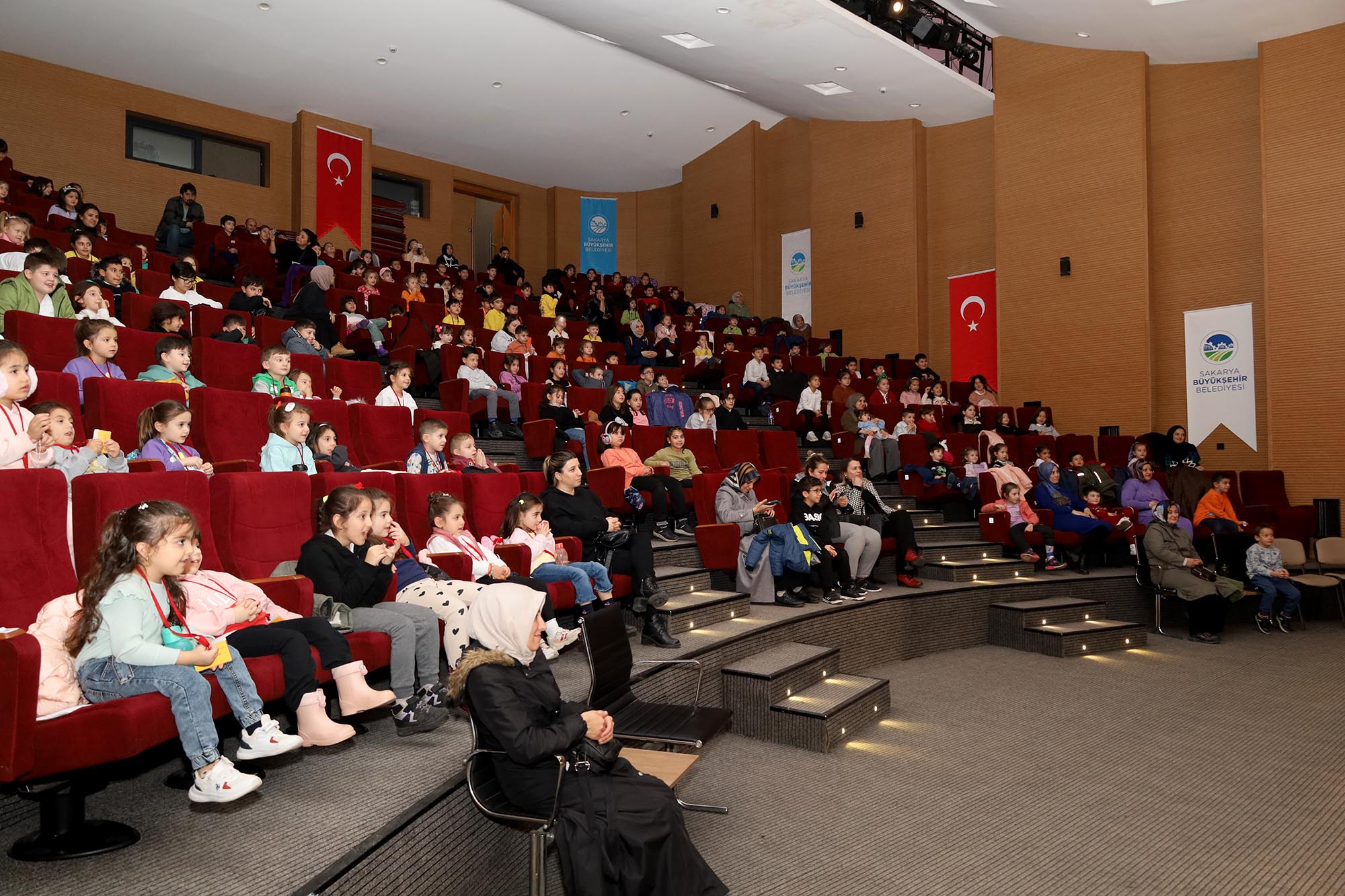 Minikler için eğlence dolu bir gün: “Arkadaşım Heykel”