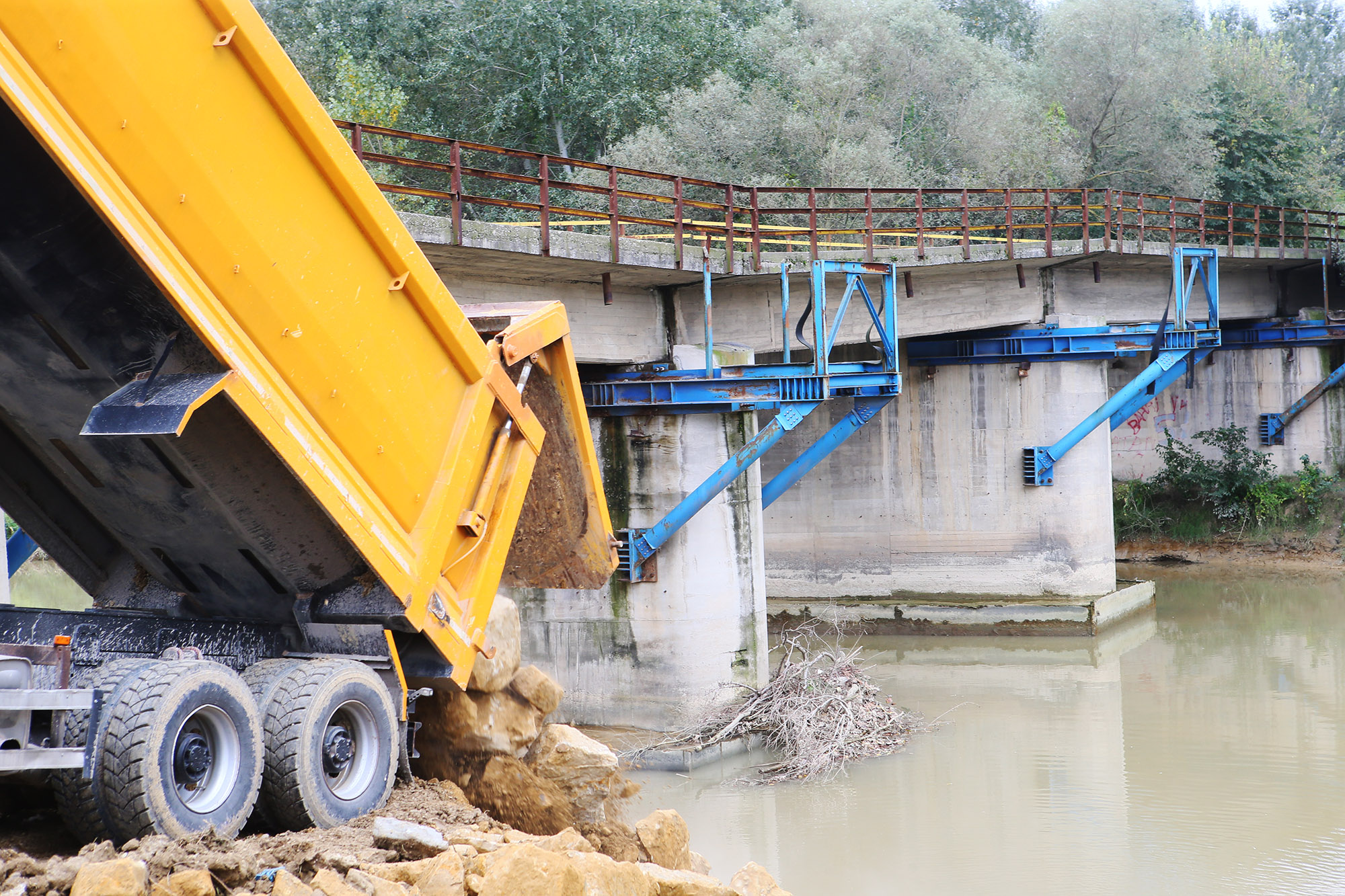 Büyükşehir Mollaköy Köprüsü’nde işleme başladı