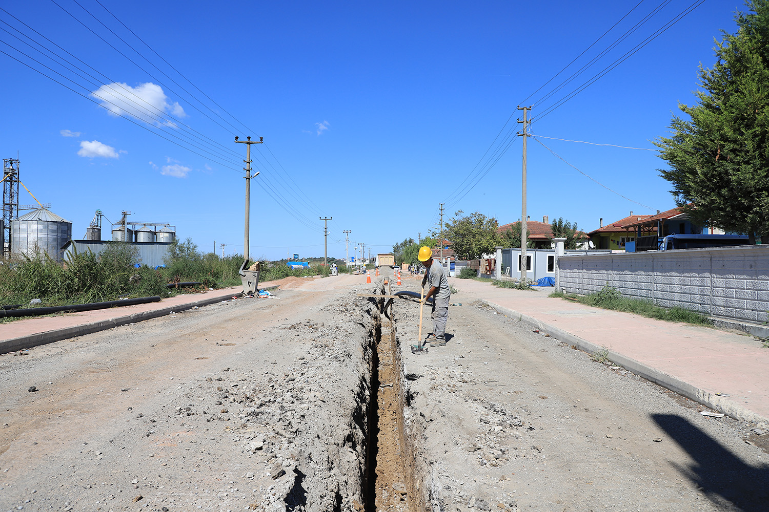 Büyükşehir Belediyesi Söğütlü Atatürk Caddesi’nin içmesuyu hattını yeniliyor