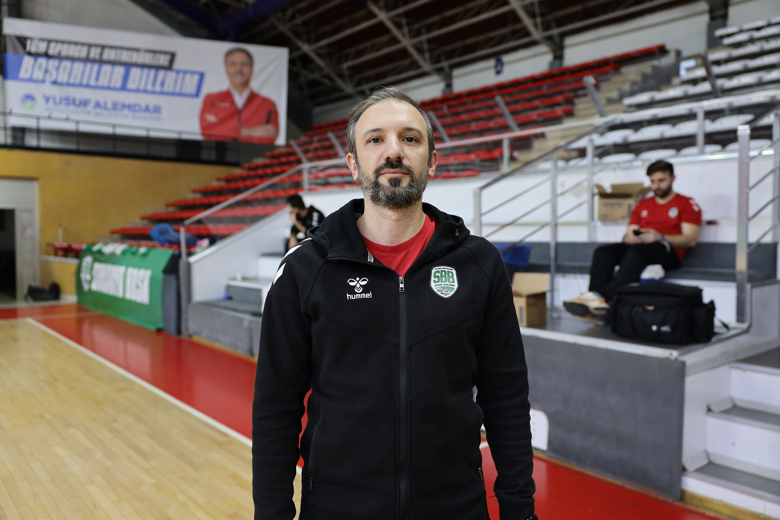 Büyükşehir Basketbol’da Başantrenör ve oyunculardan ortak mesaj: “Salonu dolduralım”