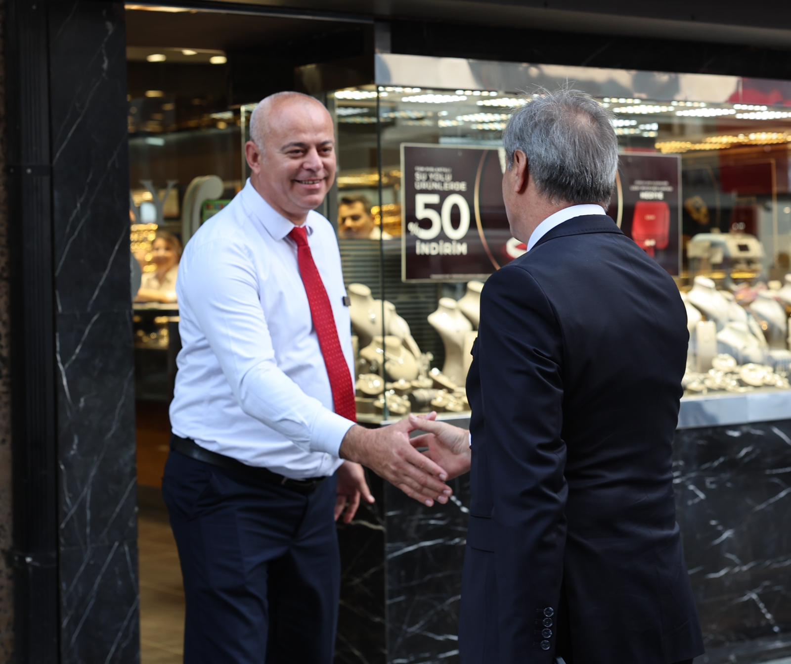 “Şehrimizin hafızası olan esnaflarımızla bir ve beraber olmaya devam edeceğiz”