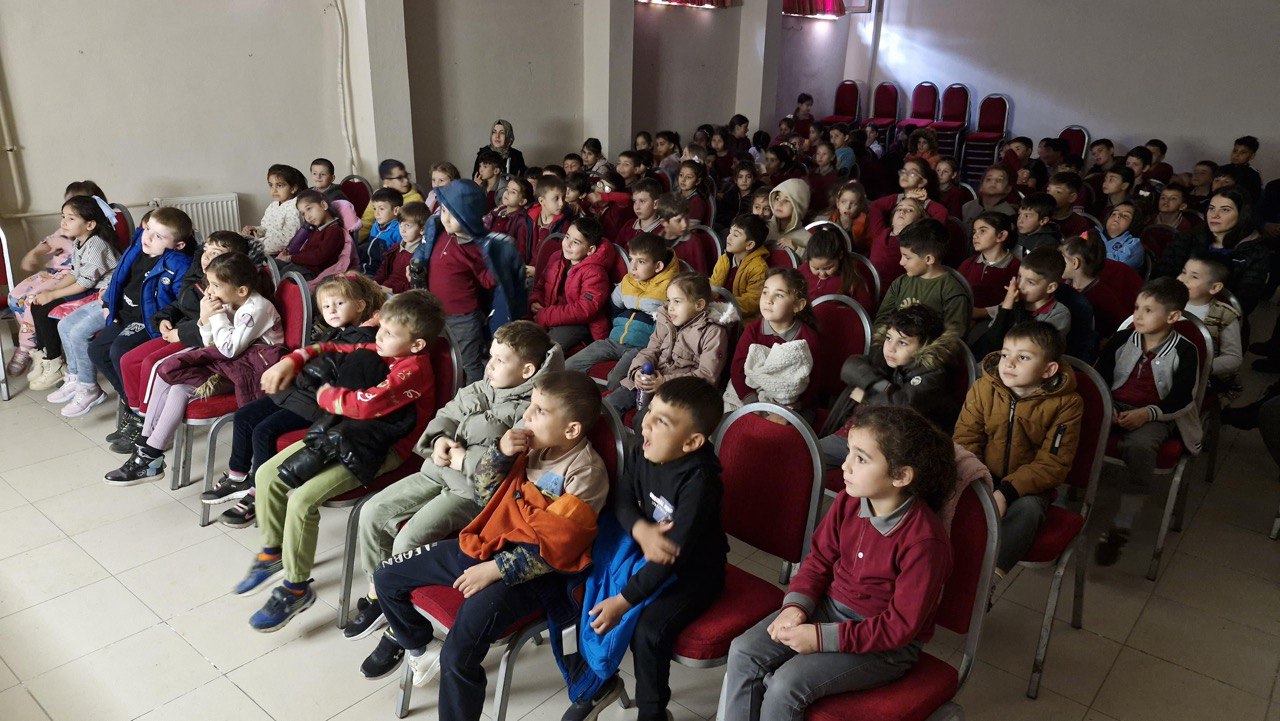 Şehrin dört yanında ‘Bir Hikâye Bin Neşe’ 