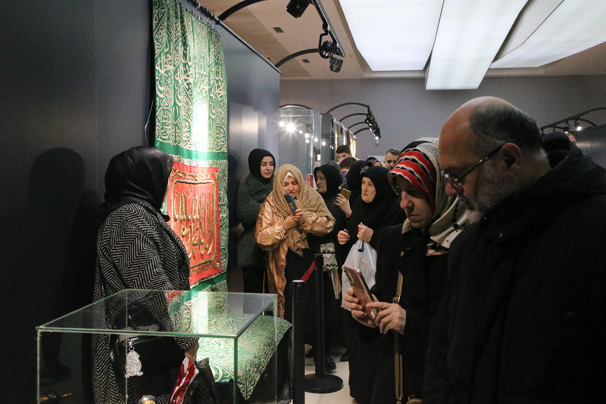 Hz. Muhammed’in mukaddes emanetleri binlerce Sakaryalının ilgi odağı oldu