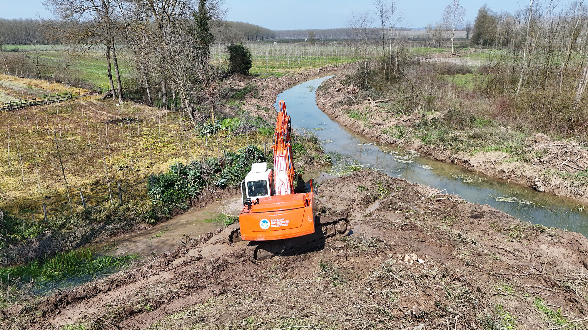 Büyükşehir, 16 ilçede kapsamlı drenaj ve kanal temizliği başlattı