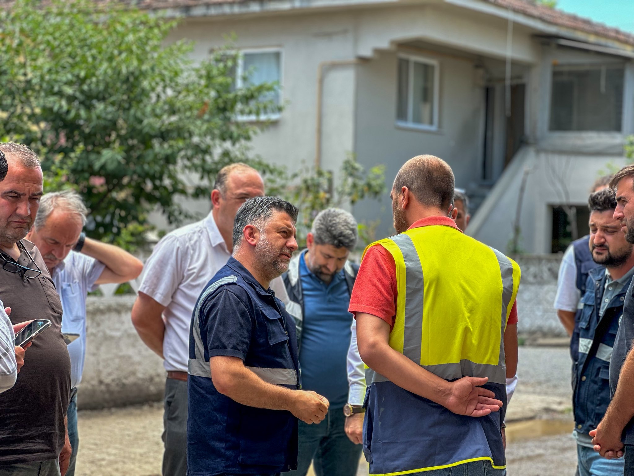 Söğütlü’nün 25 kilometrelik altyapısı için ekipler ilçenin dört bir yanında çalışıyor