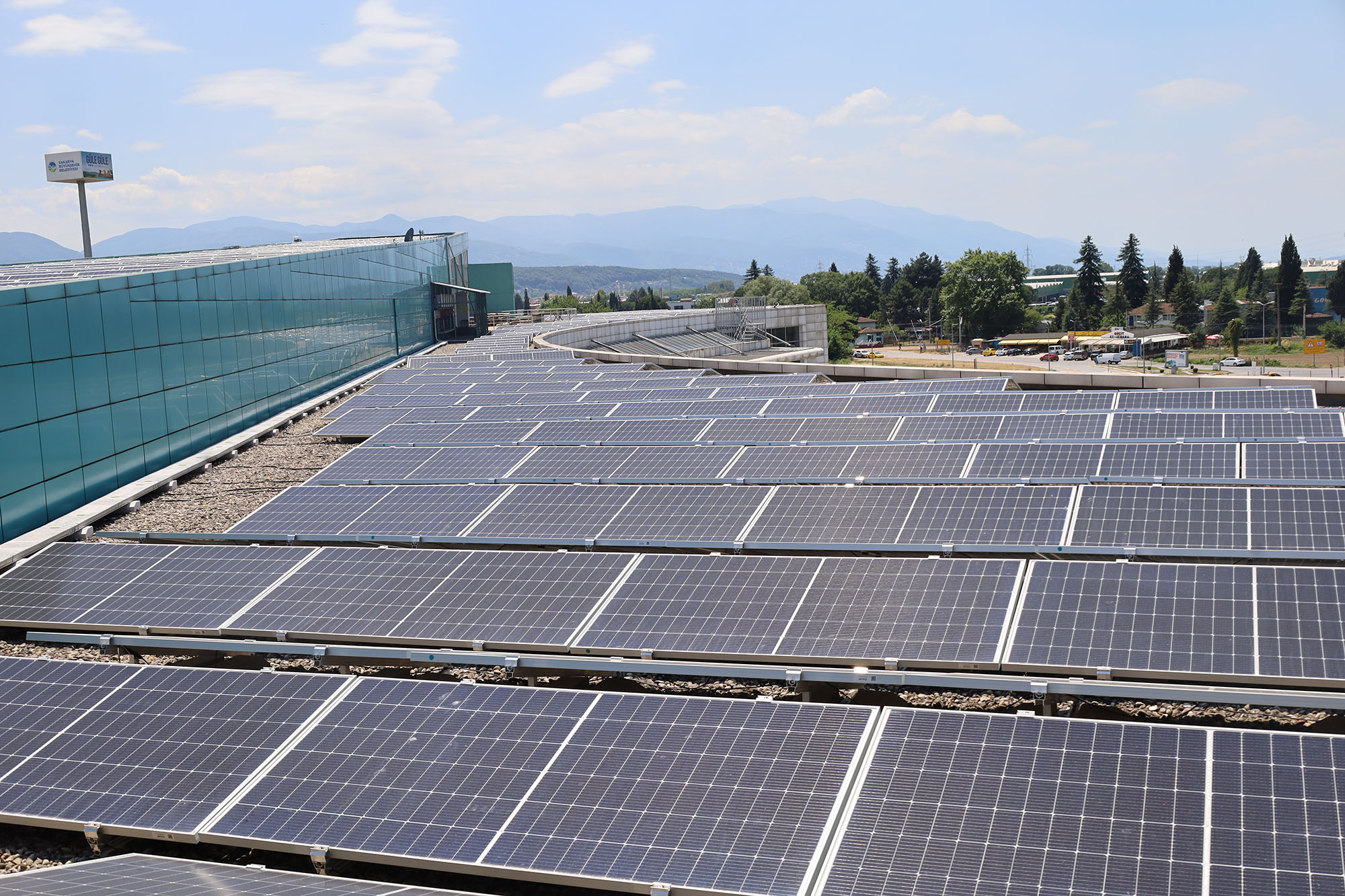 Sakarya’nın ilk çatı GES projesinde tam kapasiteyle enerji üretimi başladı