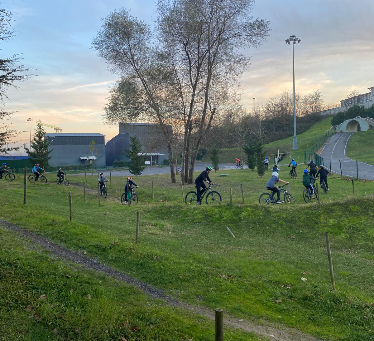 Vadinin zorlu yamaçlarında geleceğin şampiyon pedalları yetişiyor