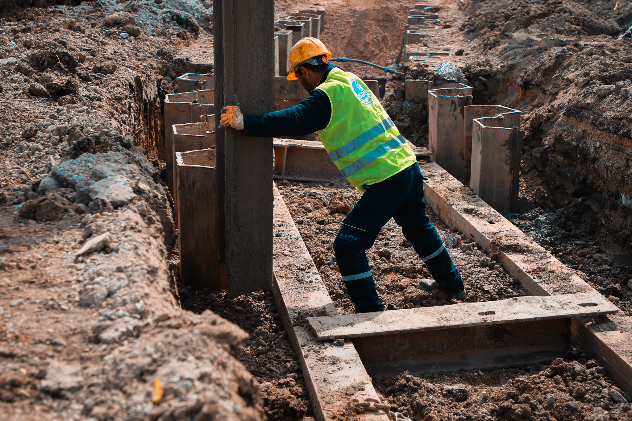 “Kuyumculu Mahallesi’nin kanalizasyon altyapısını güçlü bir sistemle yeniliyoruz”