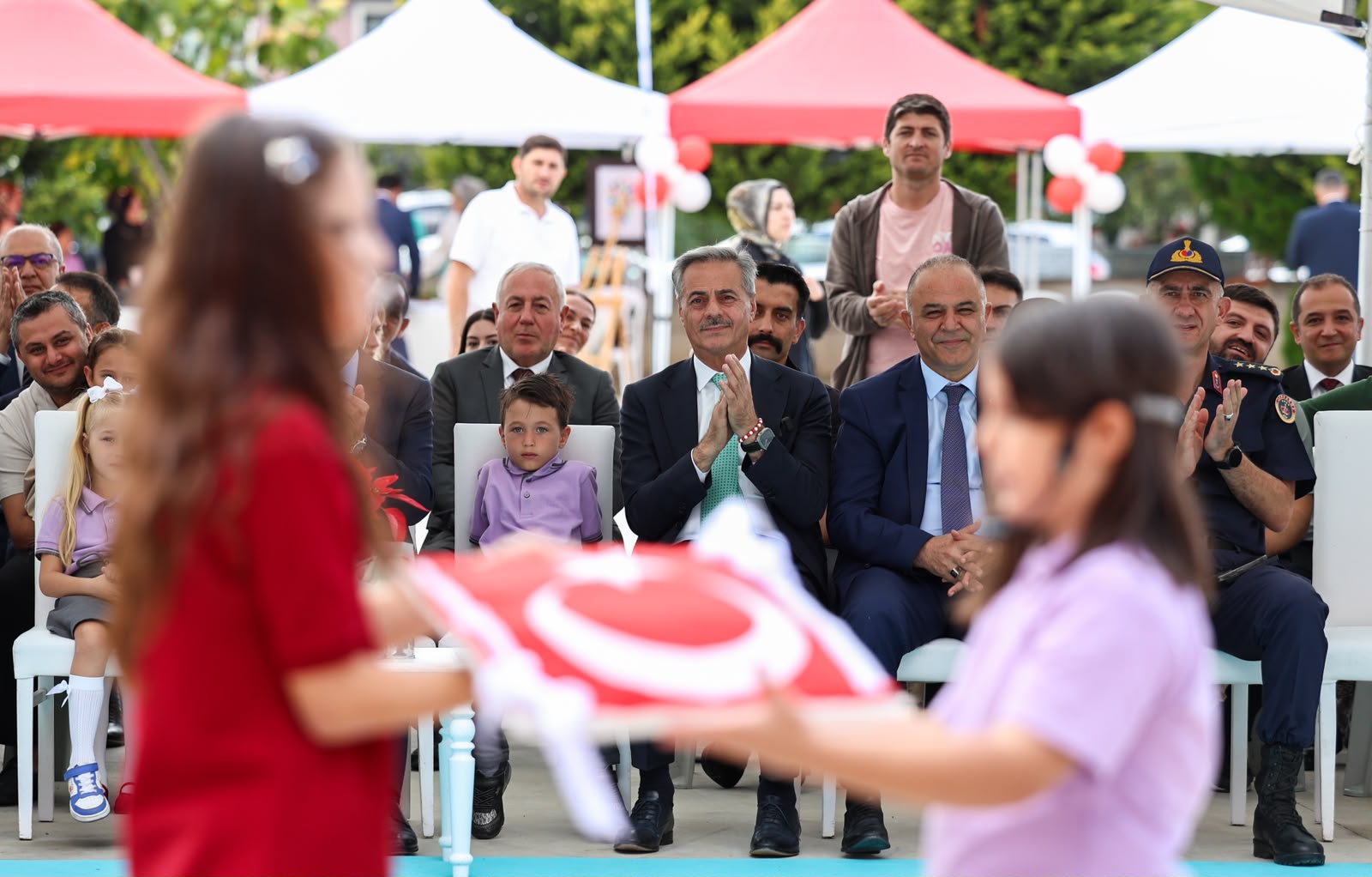 Alemdar, “Evlatlarımızın ve gençlerimizin her zaman, her alanda yanında olacağız”