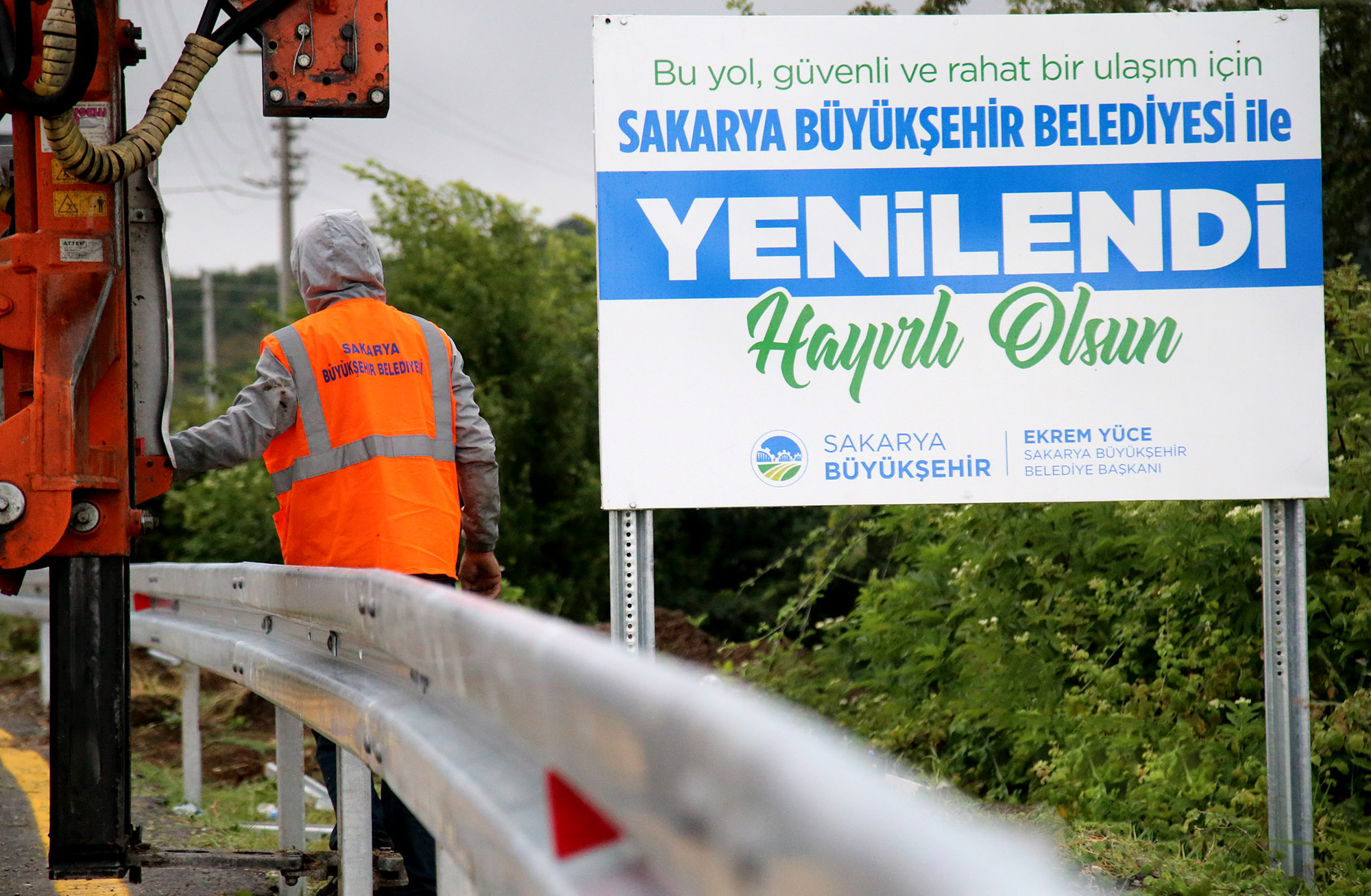 Paraşüt Tepe’ye giden yolda artık çelik bariyer var