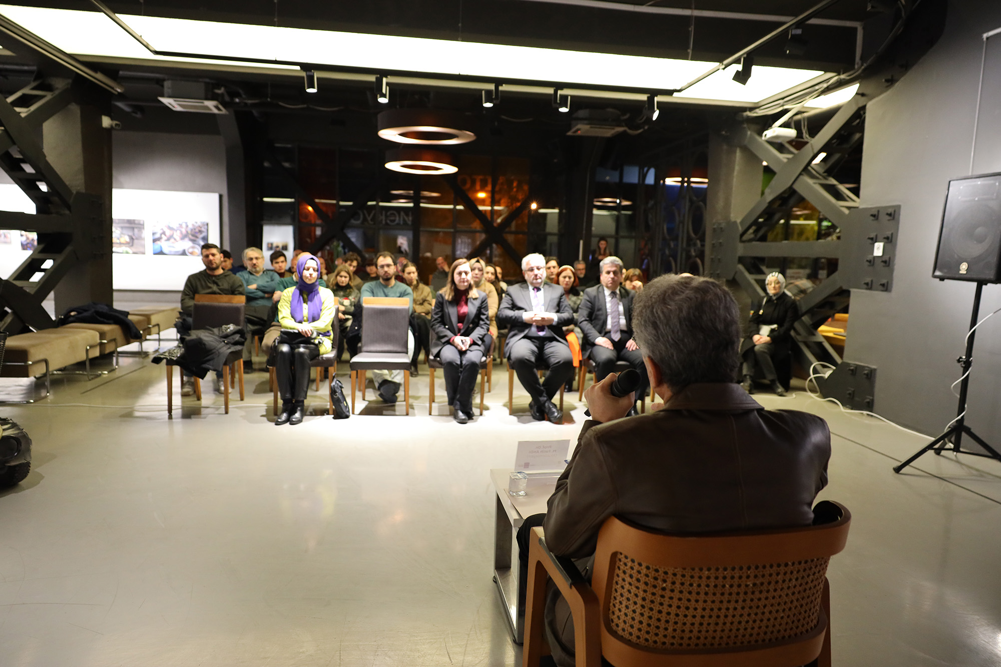 Aralık takvimi “Hakkın Sesi, Hakikatin Yüzü Mehmed Âkif” söyleşisiyle tamamlandı