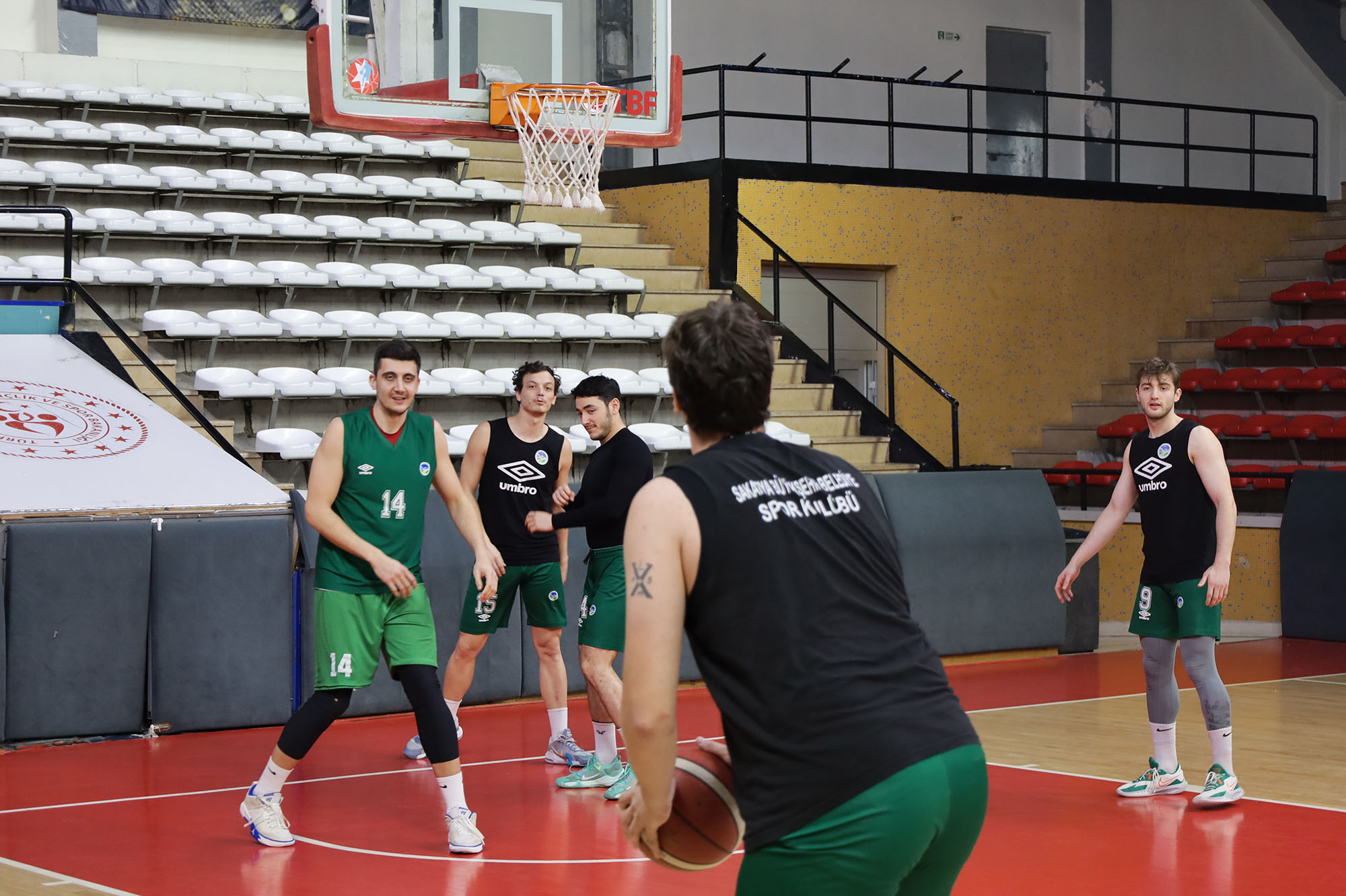 Büyükşehir Basket kritik virajda Akhisar’a gidiyor: “İnanıyoruz ve galibiyet bizim olacak”