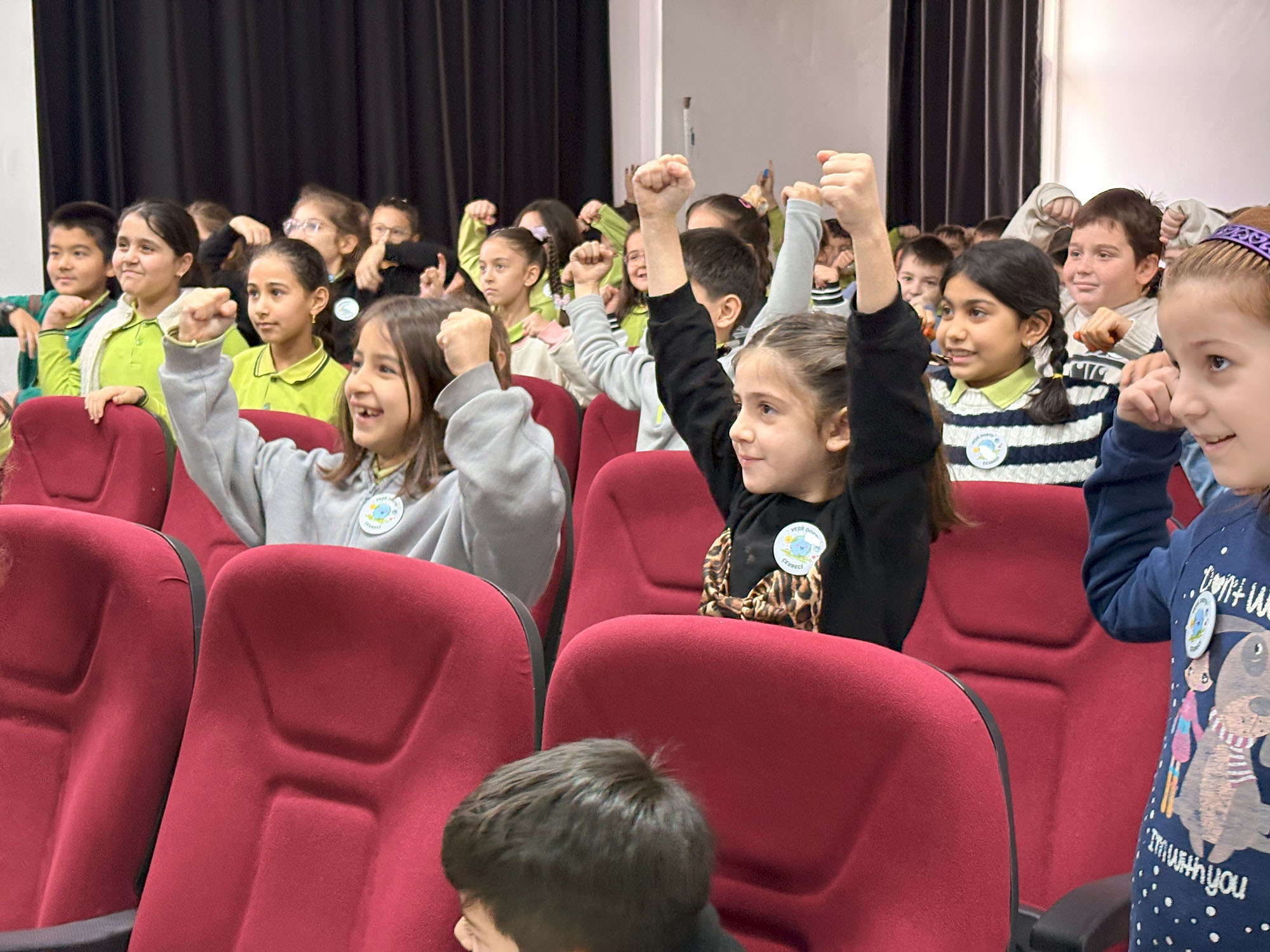 “Akça” çocuk tiyatrosu 16 ilçede miniklerle buluştu