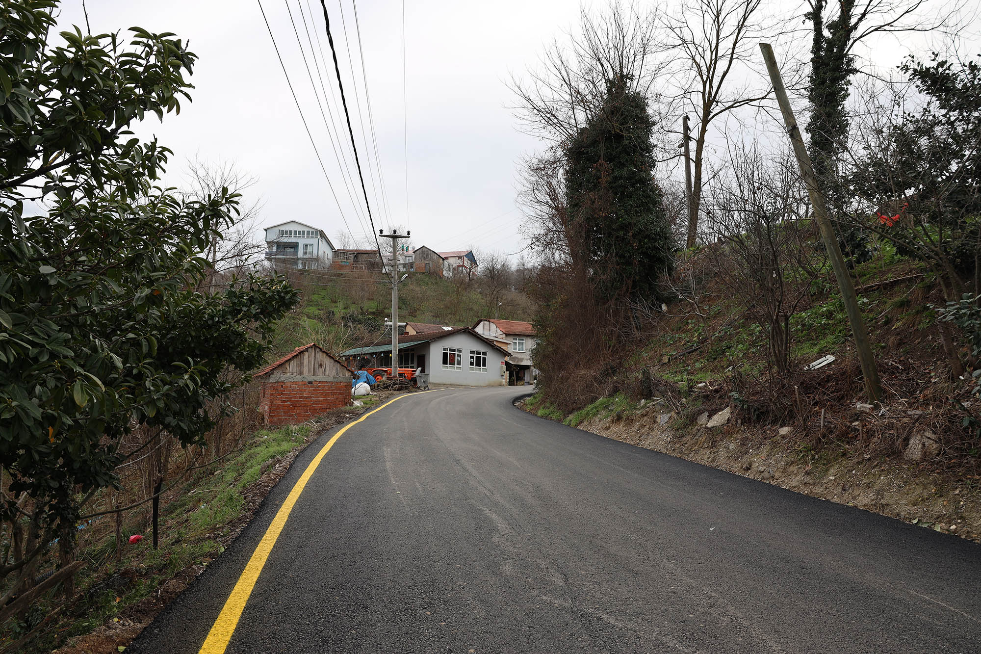 Erenler Tepe Mahallesi sakinlerinden Büyükşehir’e asfalt teşekkürü