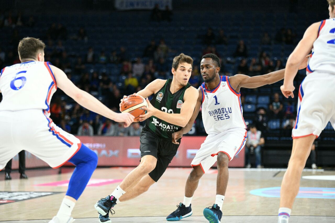 Büyükşehir Efes’i İstanbul’da devirdi