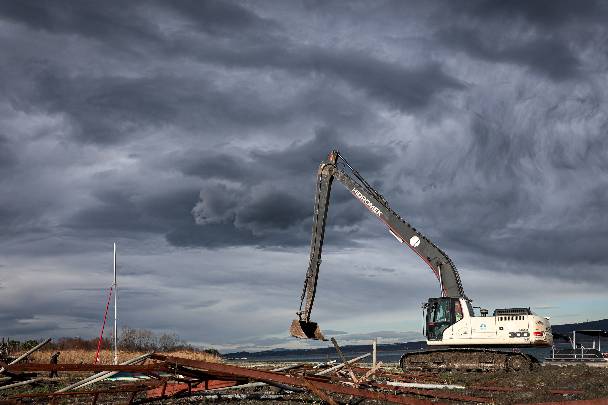 SASKİ paylaştı: “6 kilometrelik hatta kaçak iskele ve yapılar kaldırıldı”