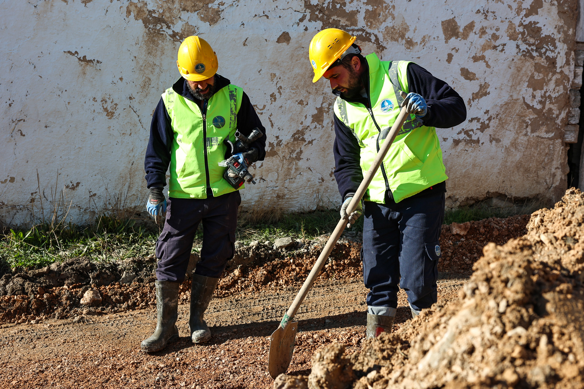 Merkeze 85 kilometre uzaklıktaki Taraklı Alballar’da altyapı dönüşümü başladı