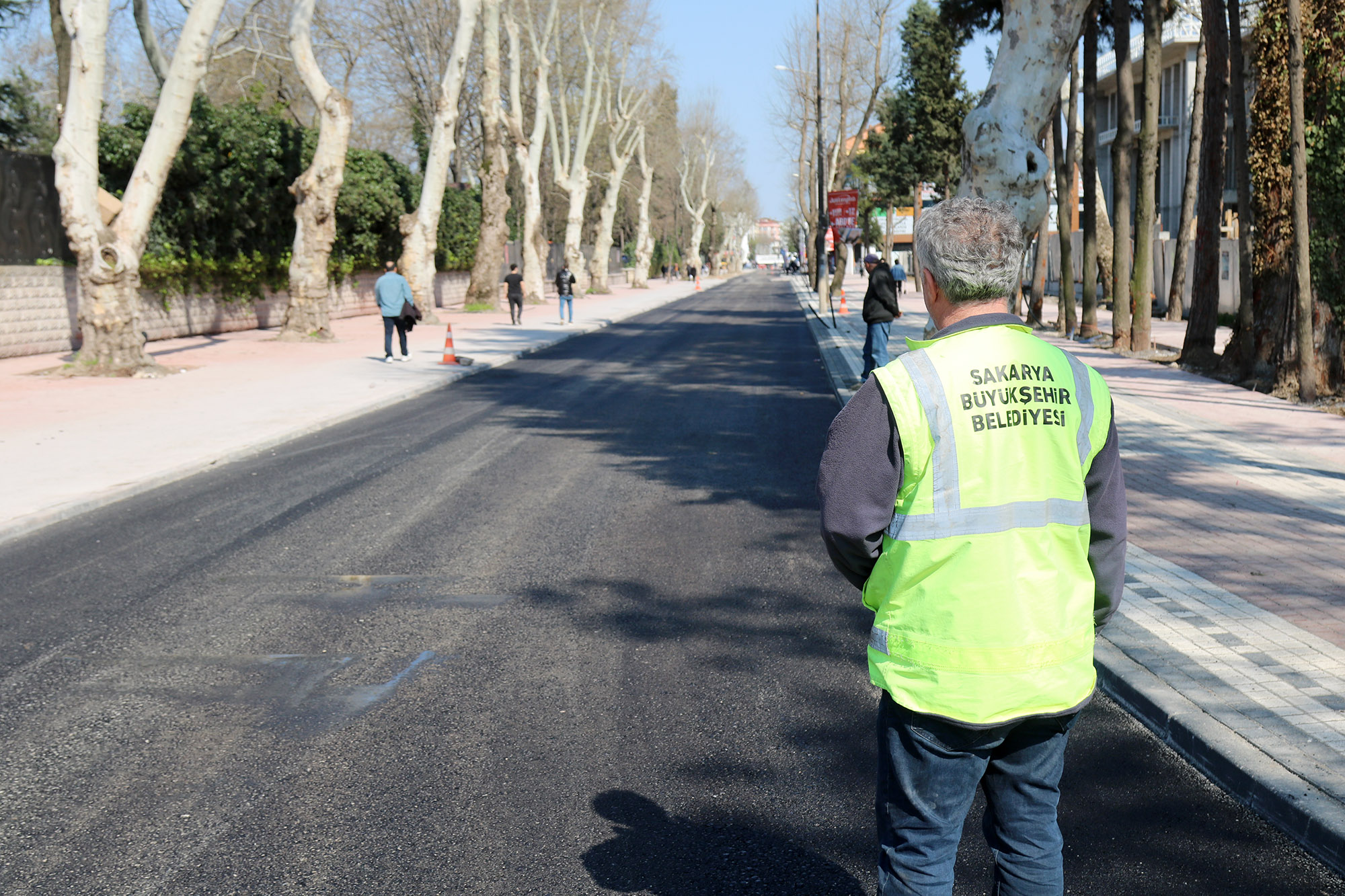 Çark Caddesi şimdi yeni yüzüyle: Kaldırım, yürüyüş yolu ve asfalt tamam