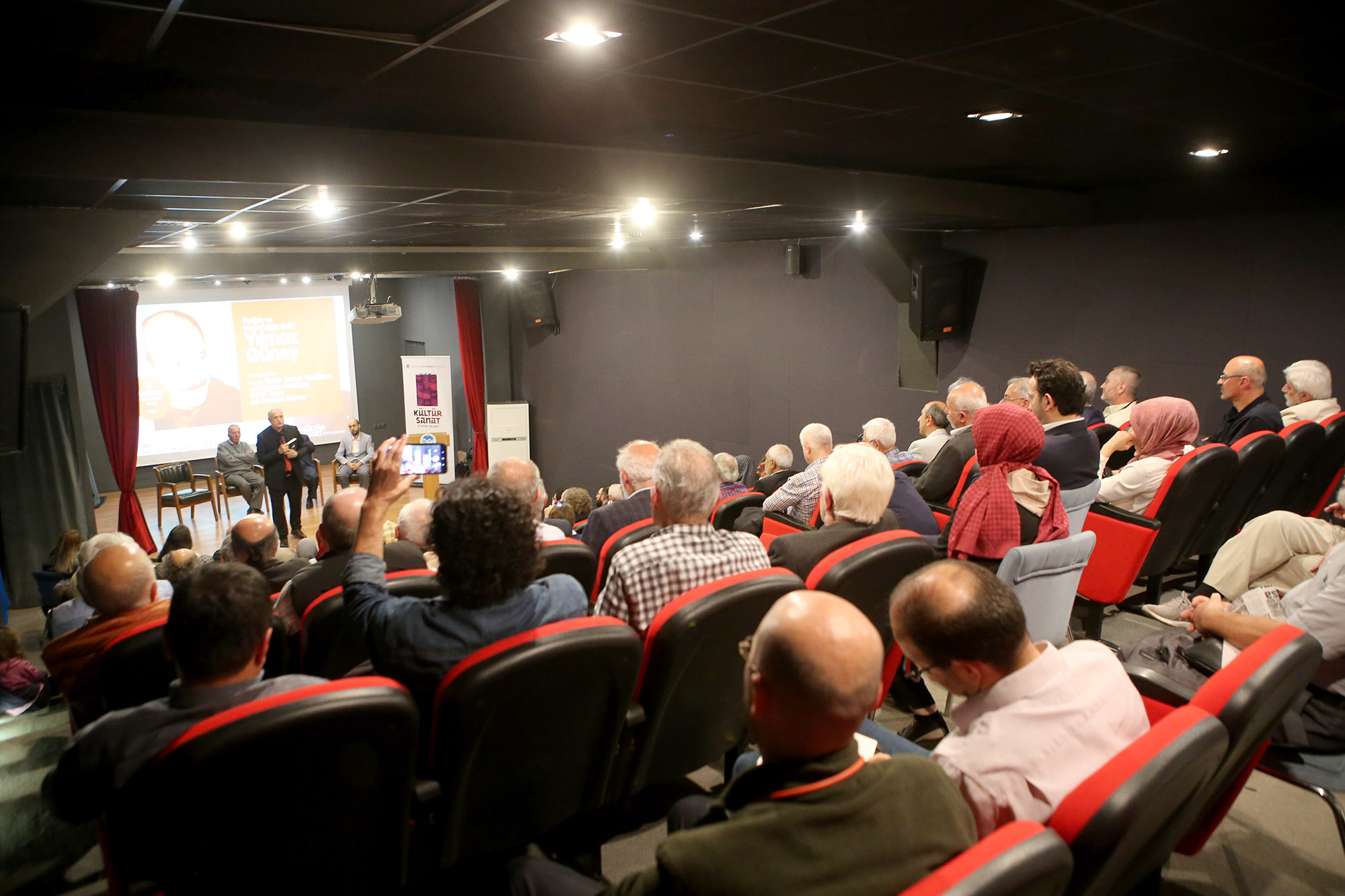 Sakarya garip babası Yılmaz Güney’i hiç unutmadı: “Eski lastikleri silgi yapardı…”