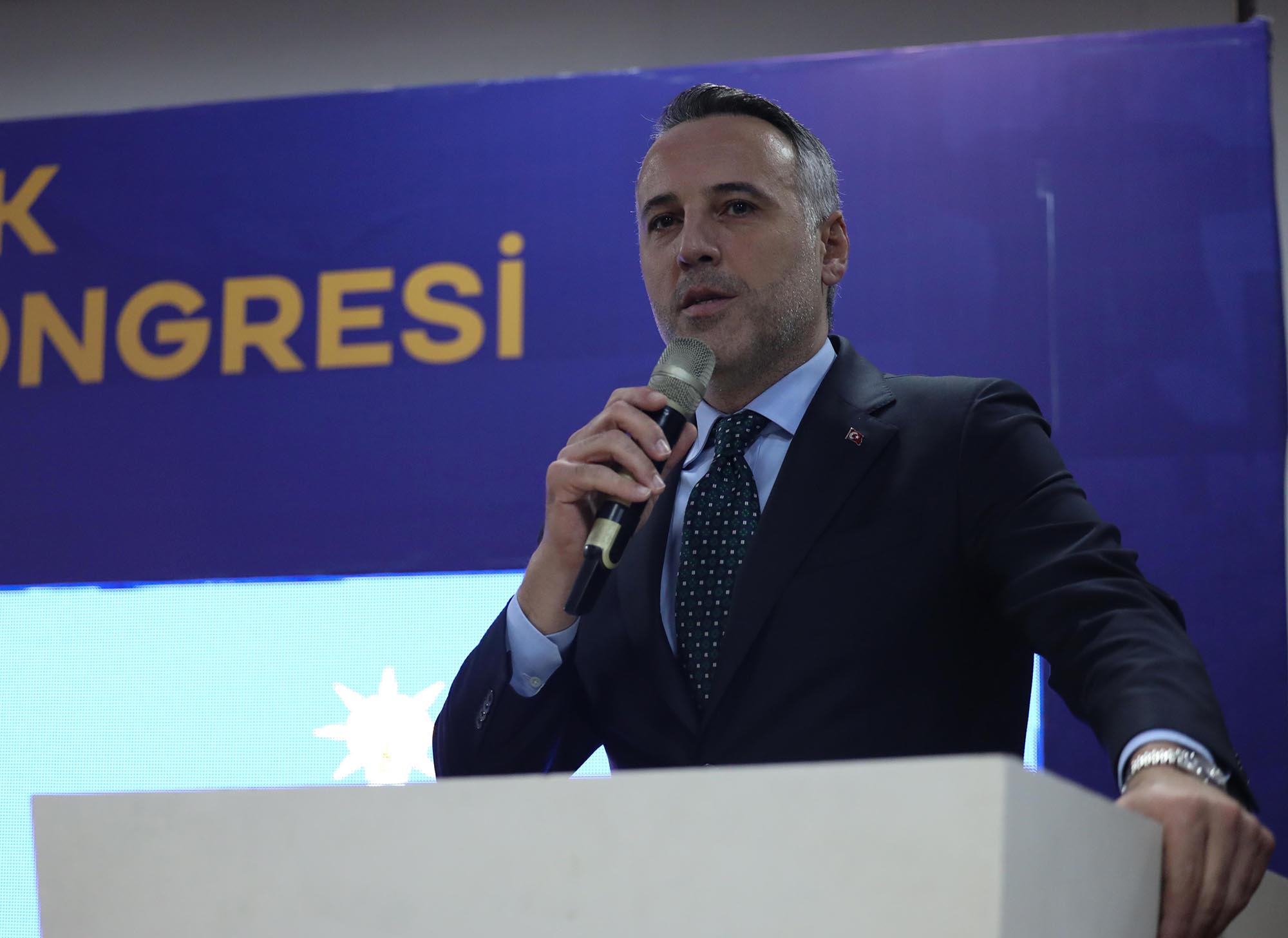 Yusuf Alemdar Karapürçek'te vatandaşla hasret giderdi: “Birlik, beraberlik ve kardeşlikle her mahalleye dokunacağız”
