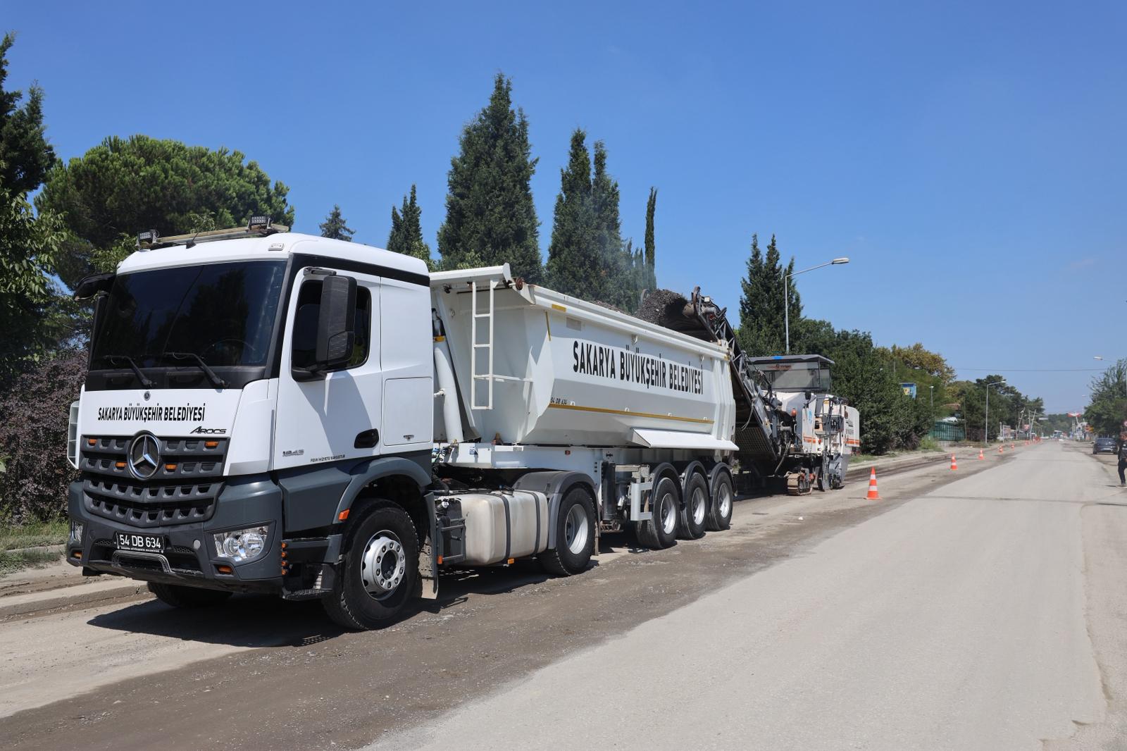 “Arifiye Atatürk Caddesi’ni baştan aşağı yeniliyoruz”