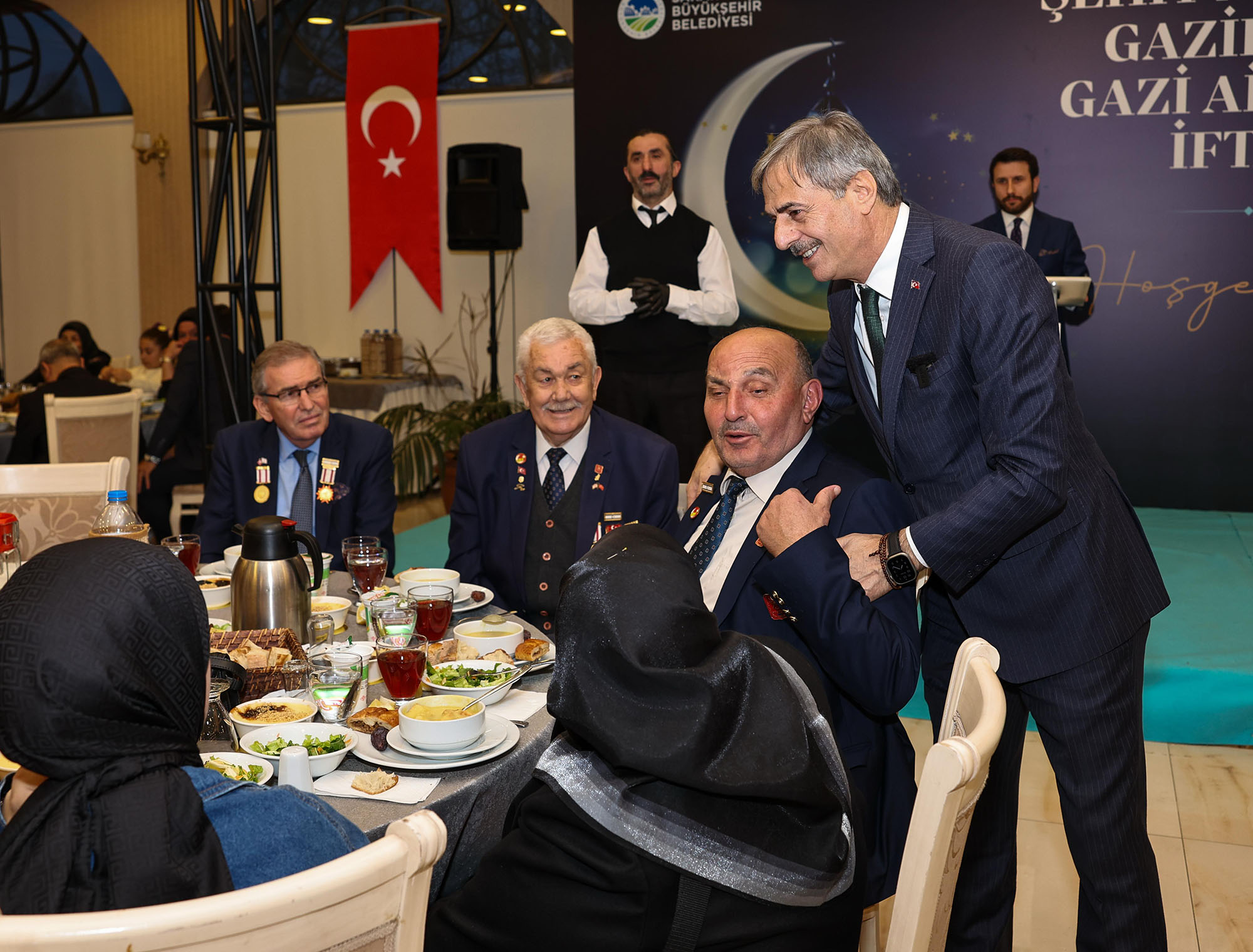 “Bu birlikteliği vatanı canı pahasına koruyan kahramanlara borçluyuz”