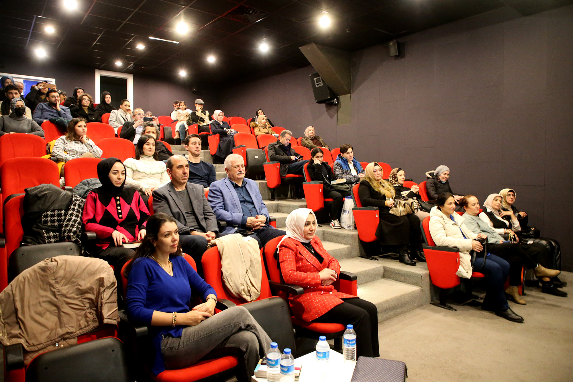 Sakaryalı yazarlarla yuvada ‘sanat’ dolu sohbet