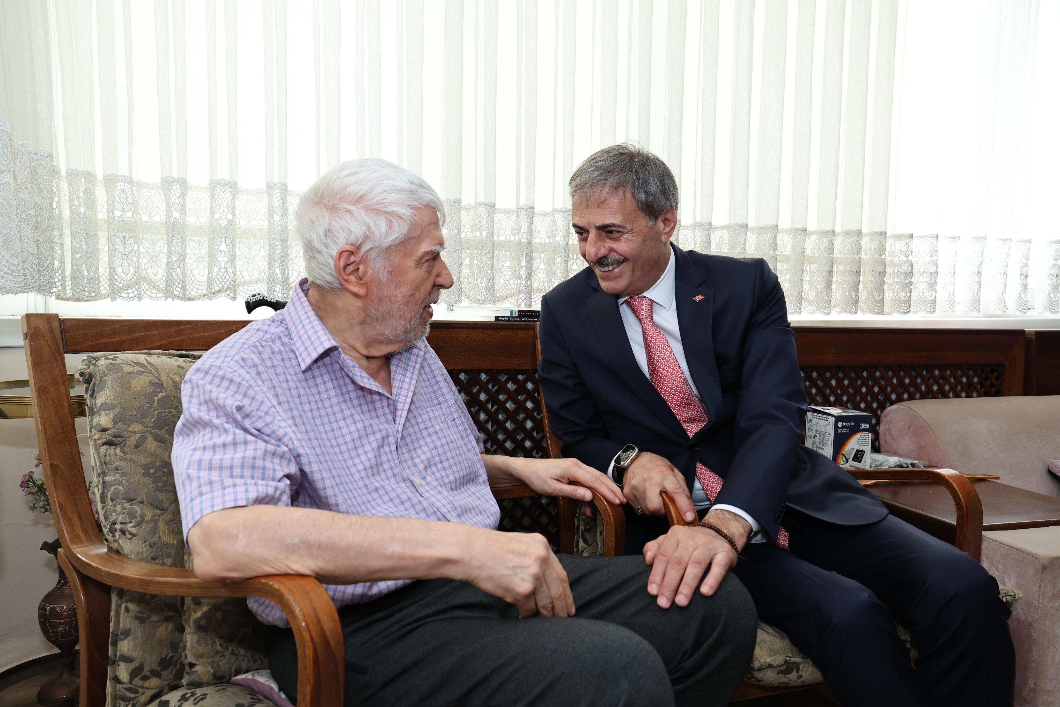 Başkan Alemdar’dan anlamlı ziyaret: “Necati Mert, şehrimizin önemli bir değeridir”