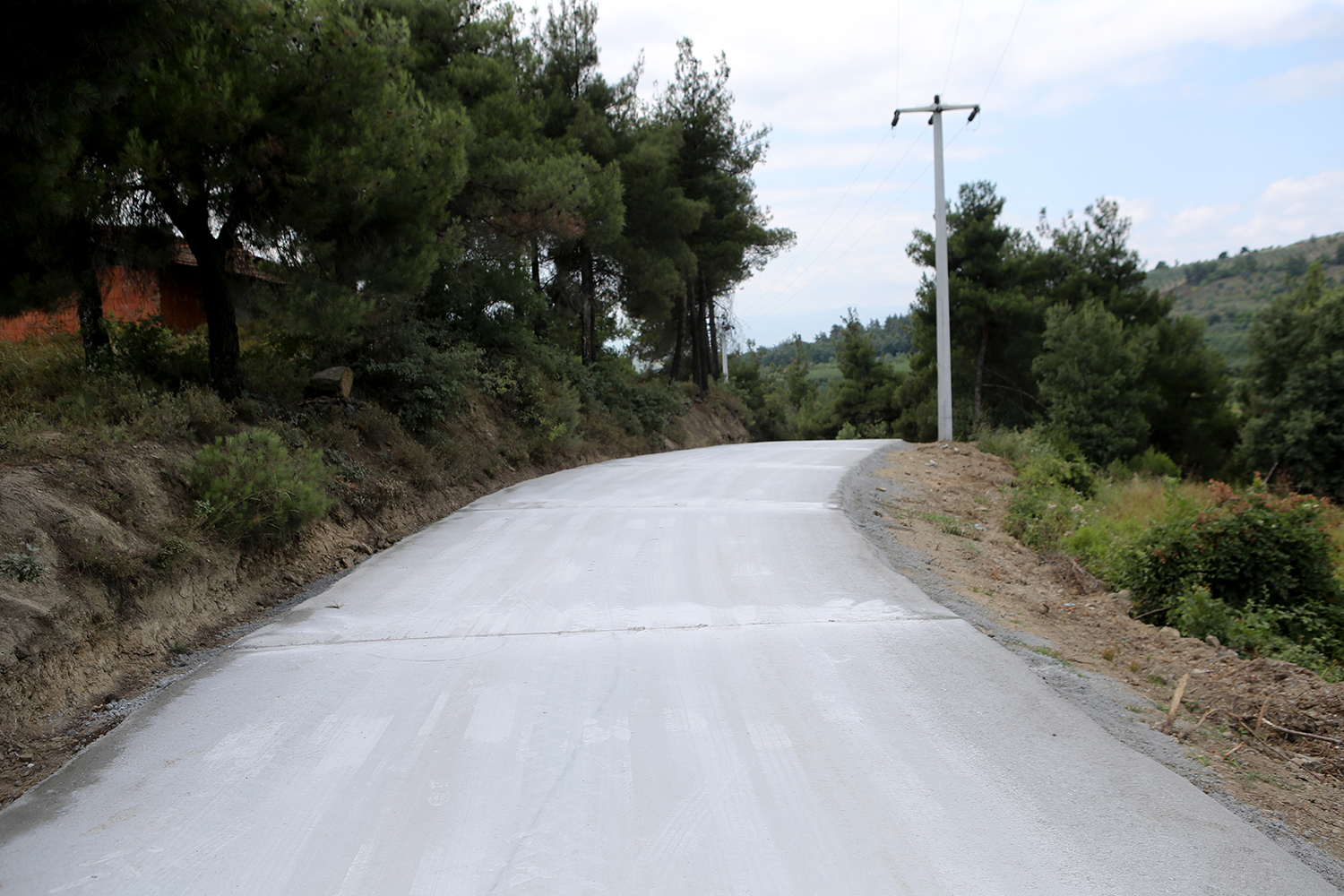 37 kilometrelik beton yol çalışmaları tamamlandı