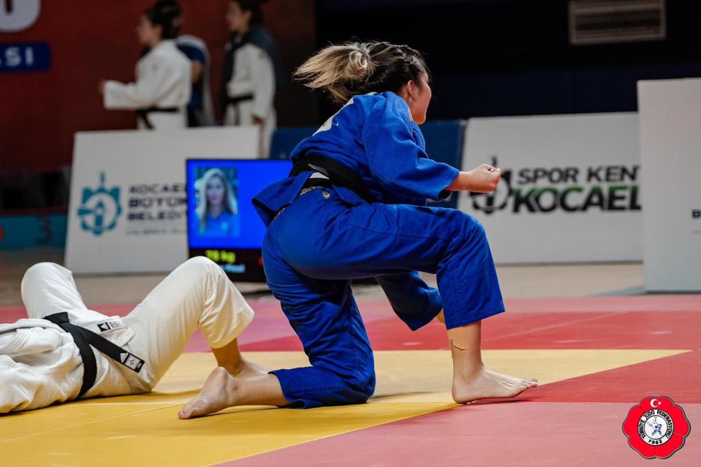 Büyükşehirli sporcu Türkiye ikincisi oldu