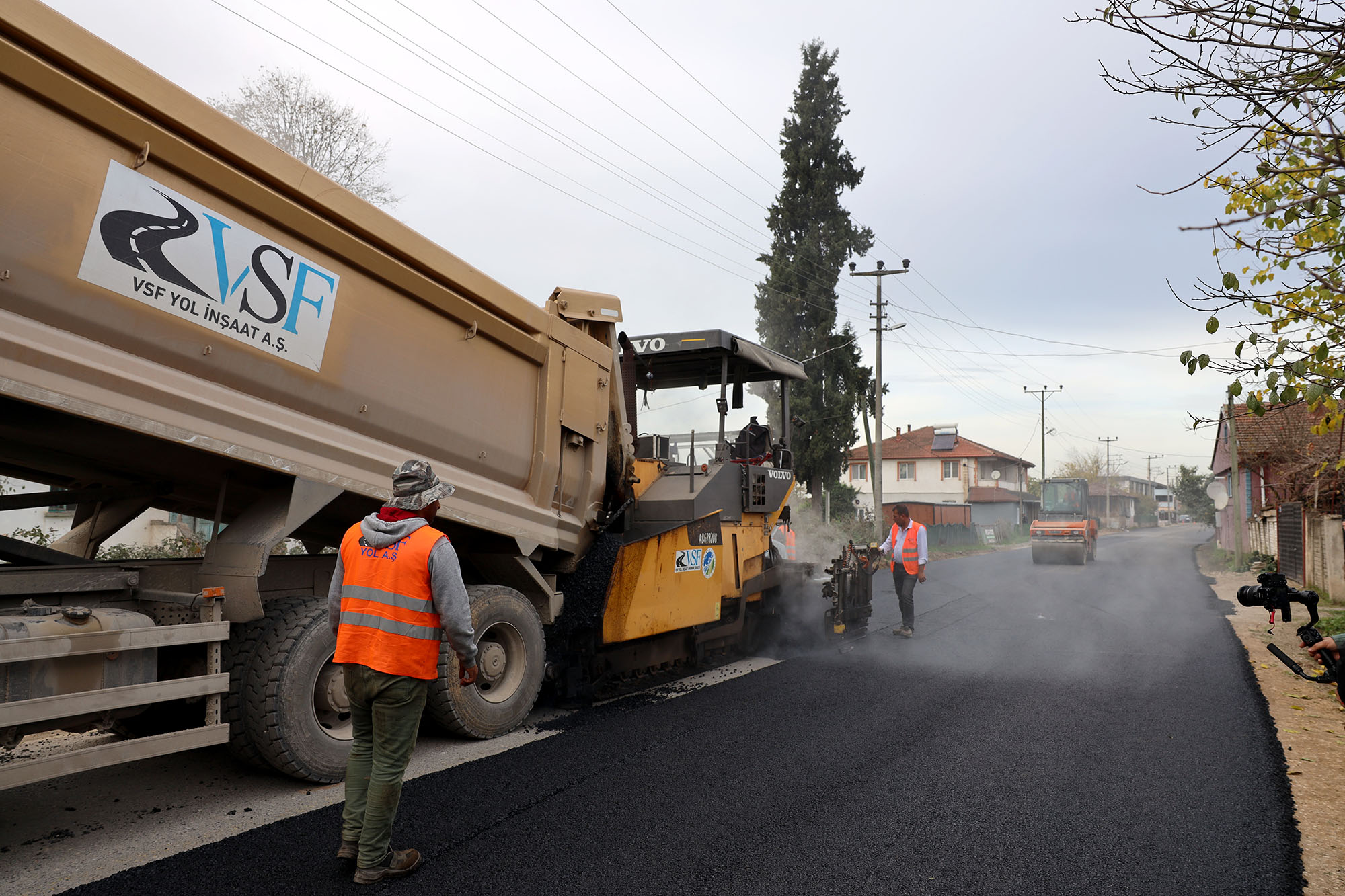 Büyükşehir Hendek’te seferber oldu: Kısa sürede tam 15 kilometre…