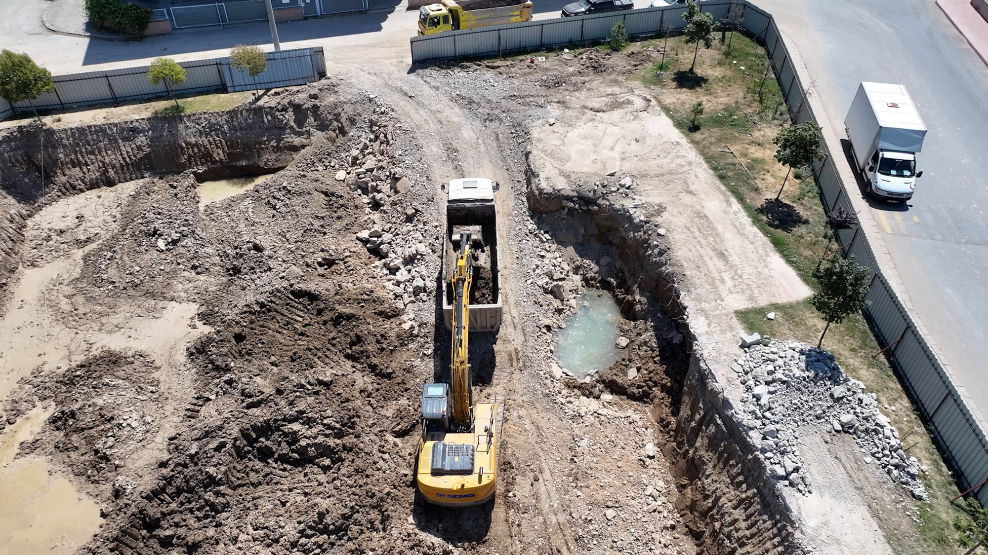 Arifiye Gençlik Merkezi ve Yüzme Havuzu projesinde çalışmalar başladı