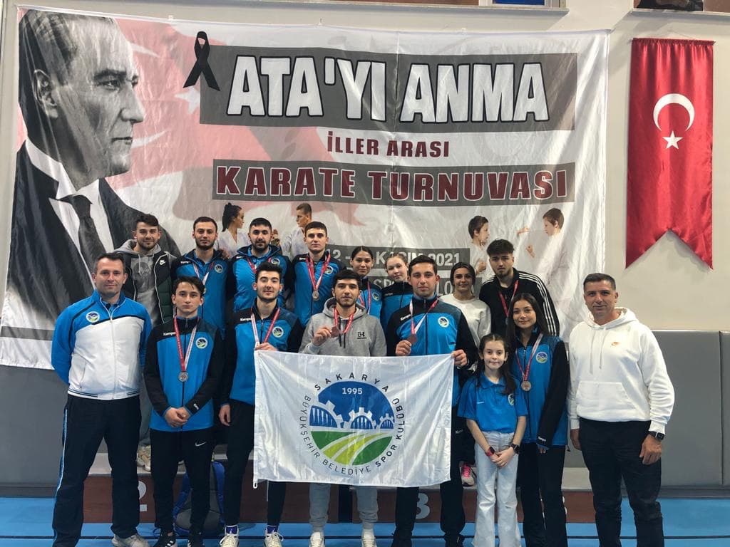 Ata'yı Anma Karate Turnuvası’na Büyükşehir’li sporcular damga vurdu