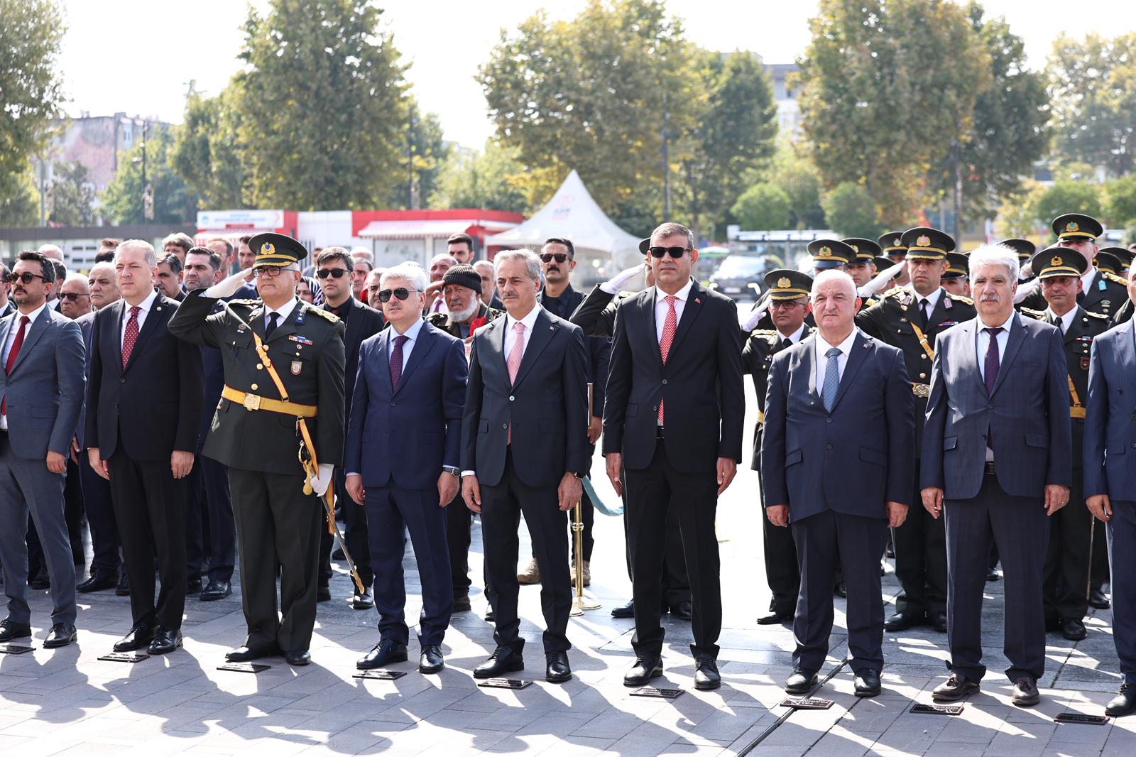 Alemdar, “Zafer coşkumuz ülkemizin dört bir yanında hiç eksilmesin”