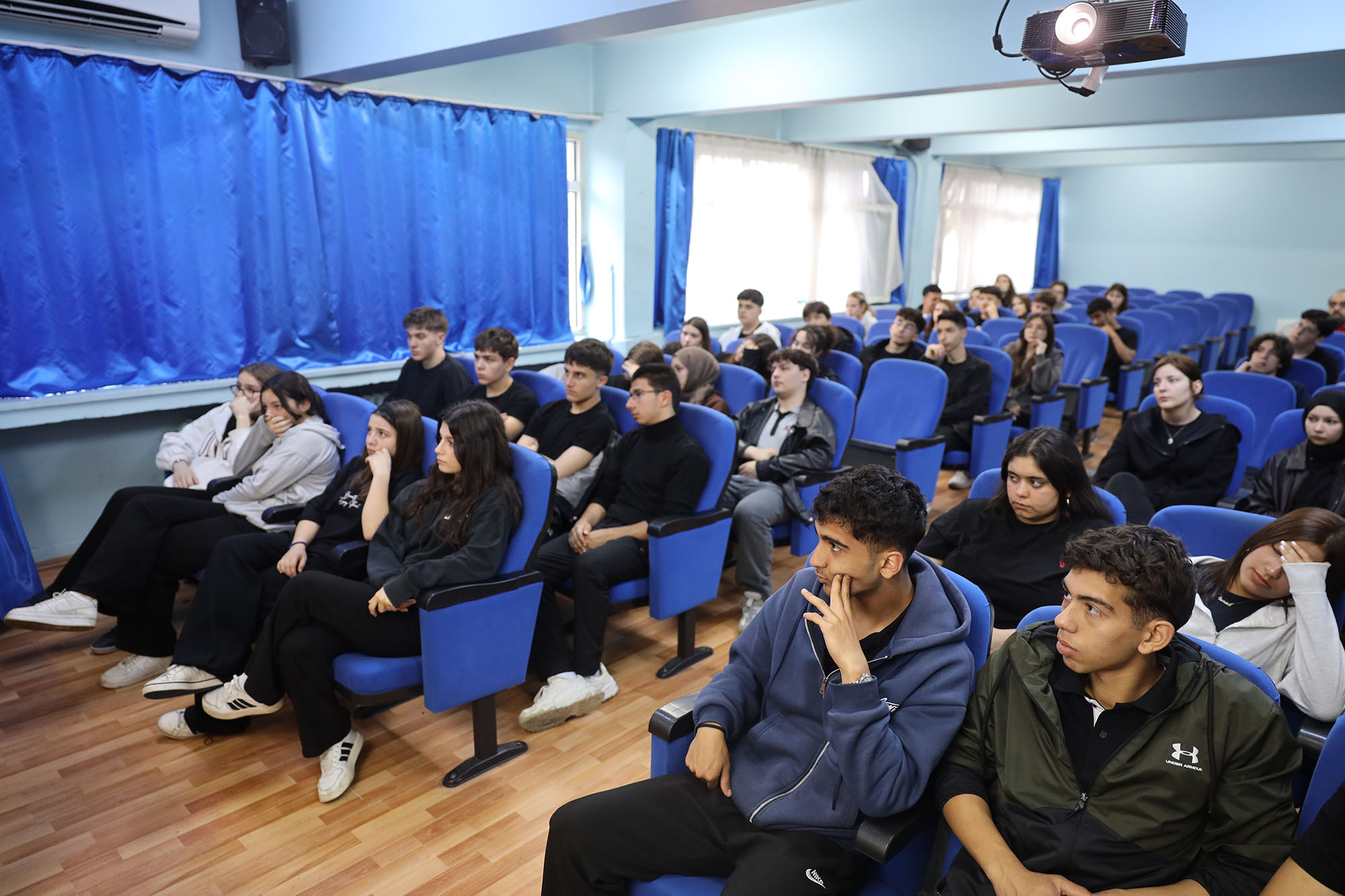 Büyükşehir’den öğrencilere uygulamalı ilk yardım eğitimi