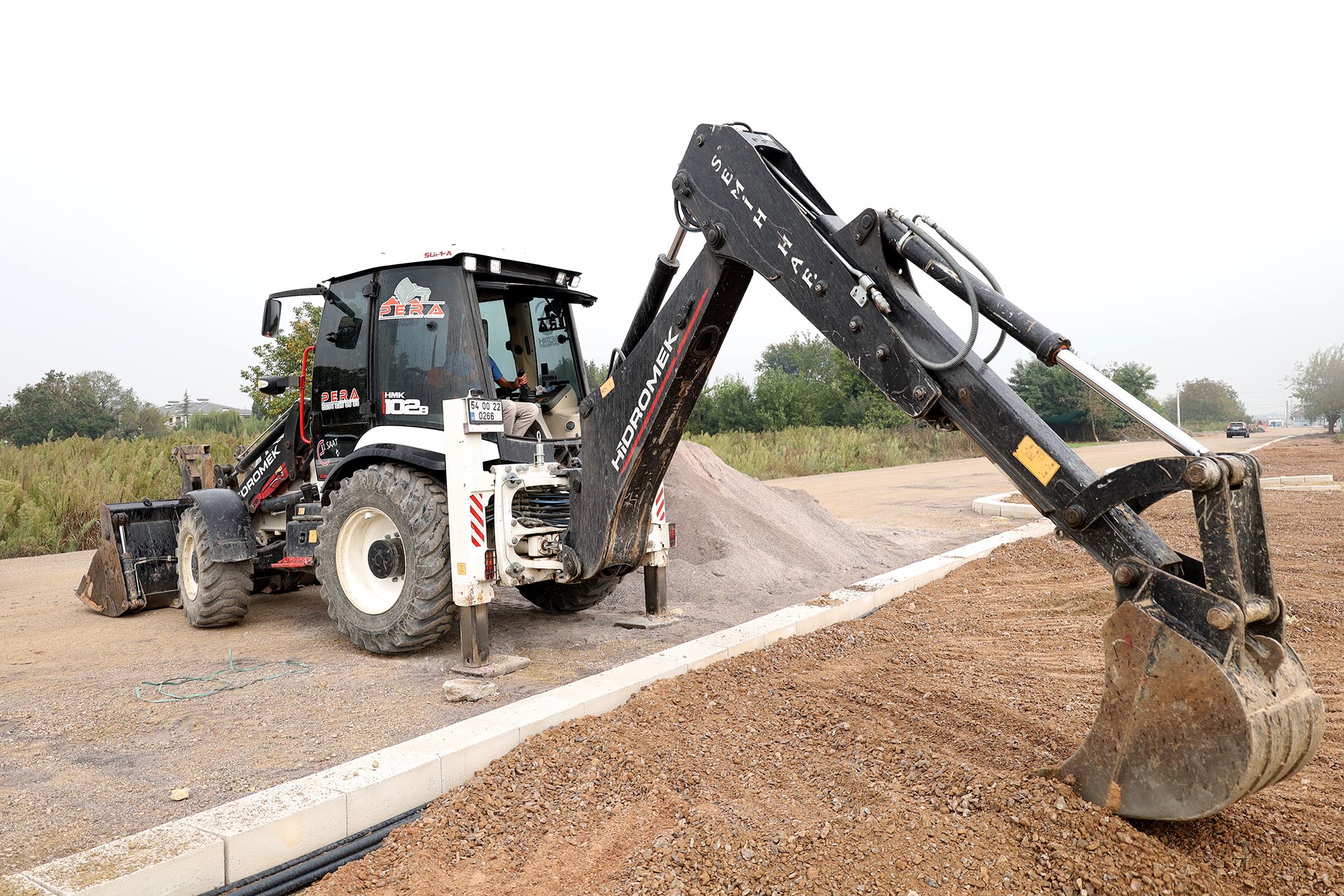 Hanlı-OSB duble yolunda önce kaldırım ve bisiklet yolu, ardından asfalta geçilecek