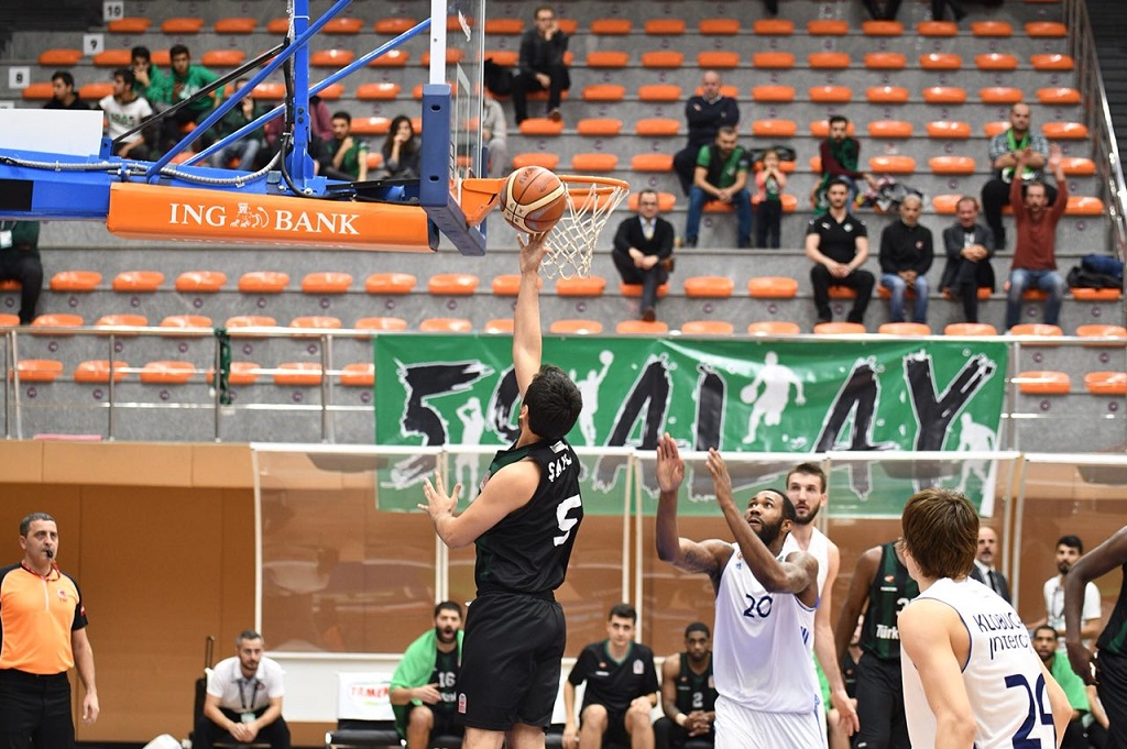 İstanbul’da galibiyet Büyükşehir Basket’in
