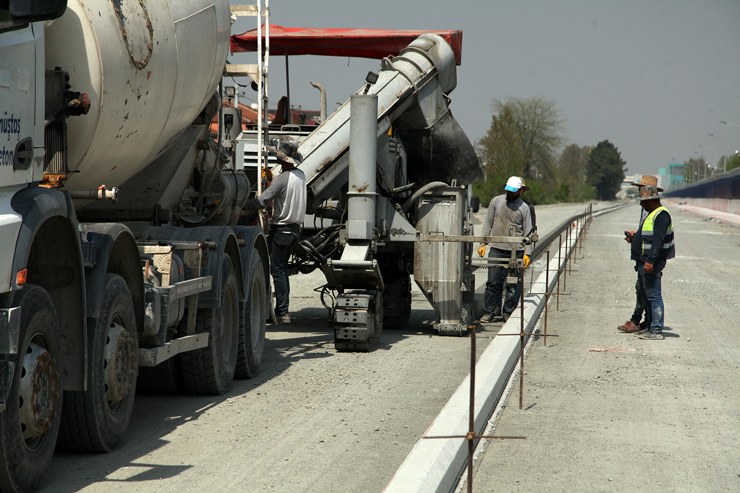 Arifiye’nin bölünmüş yolu tamamlanıyor