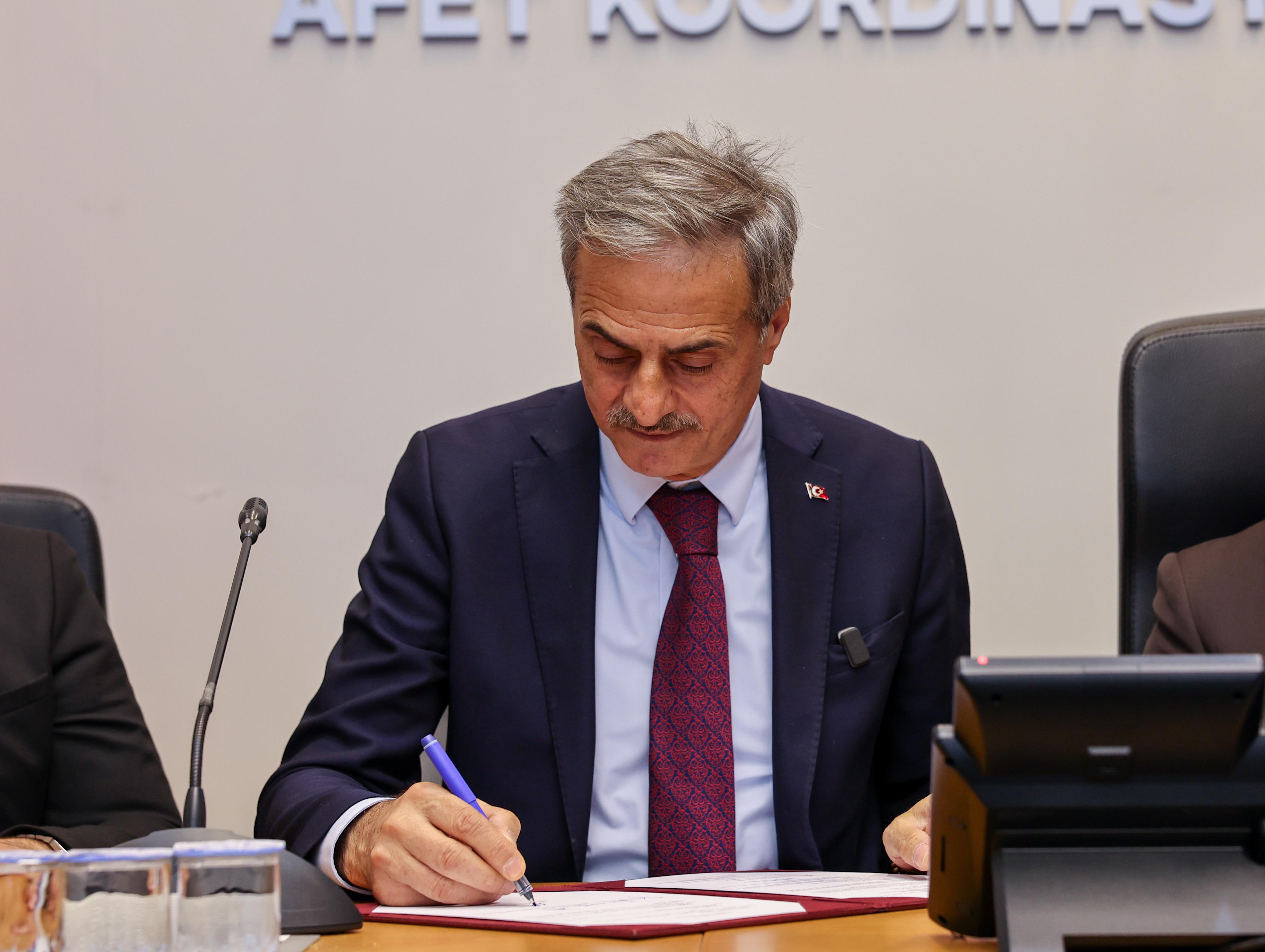 Kahverengi kokarca kabusuna karşı mucize buluş Sakarya’da Çiftçiler Günü’nde üreticiyle buluştu
