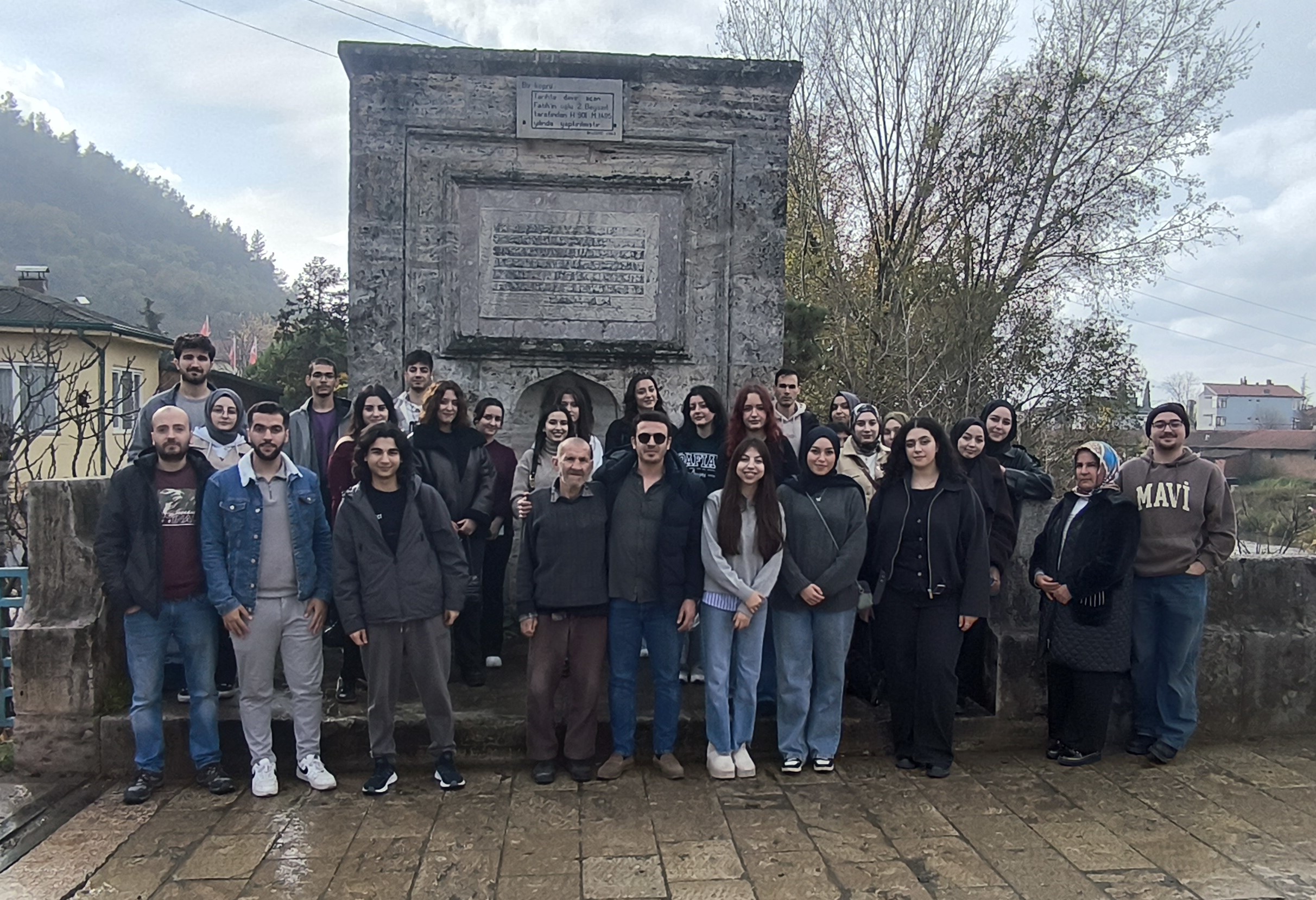Büyükşehir’in tanıtım gezileriyle adım adım şehri keşfediyorlar