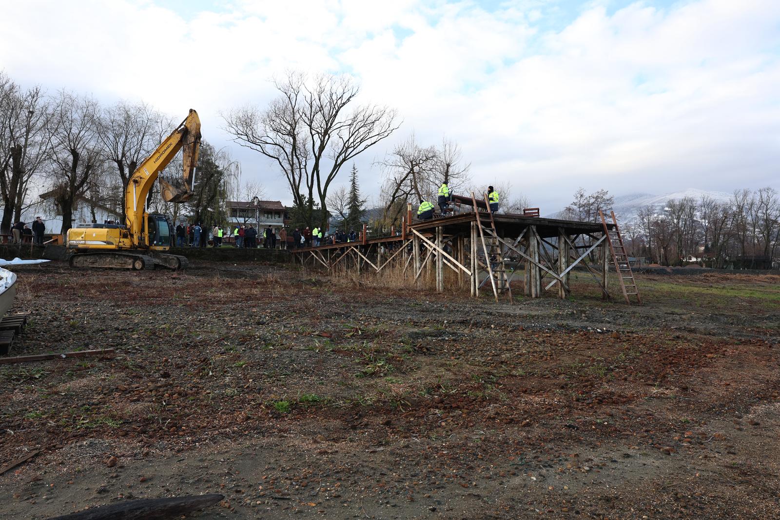 Sapanca Gölü kıyılarındaki kaçak yapılar kaldırılıyor