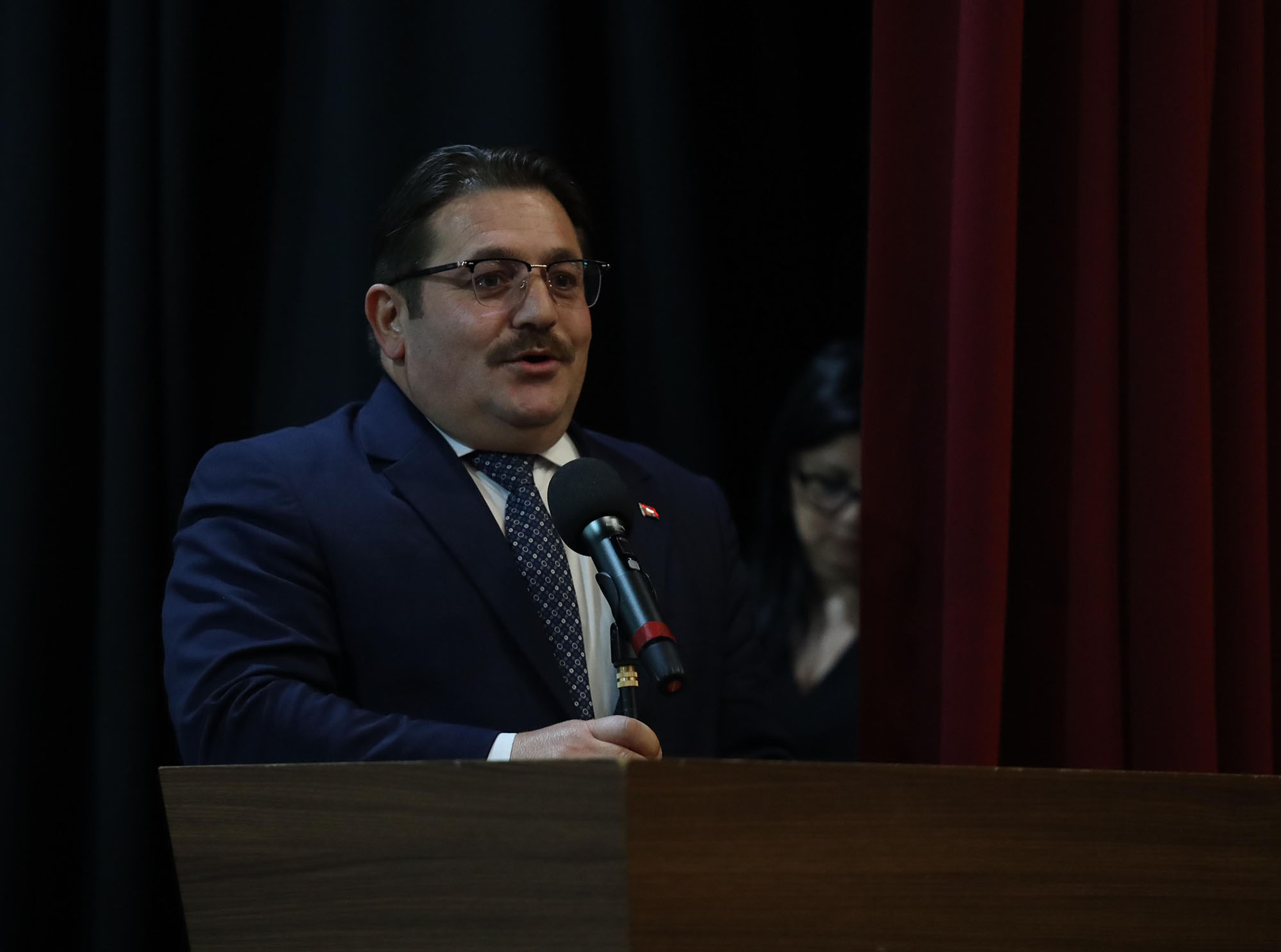 “İnşa edilecek yeni ve güçlü Sakarya’da gençlerimiz kendi hikâyesini yazacak”